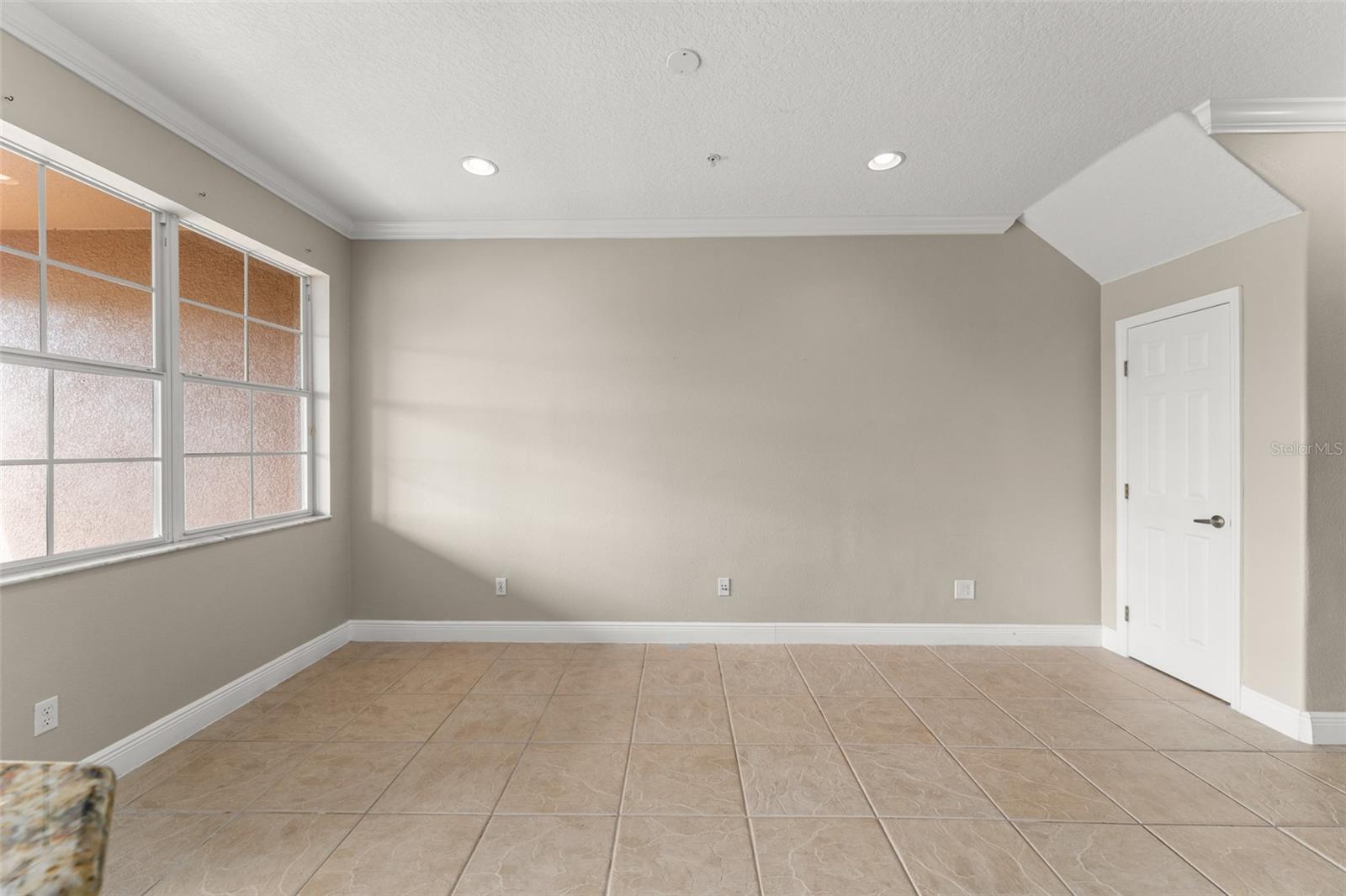 Image 17 of 43 For 868 Assembly Court