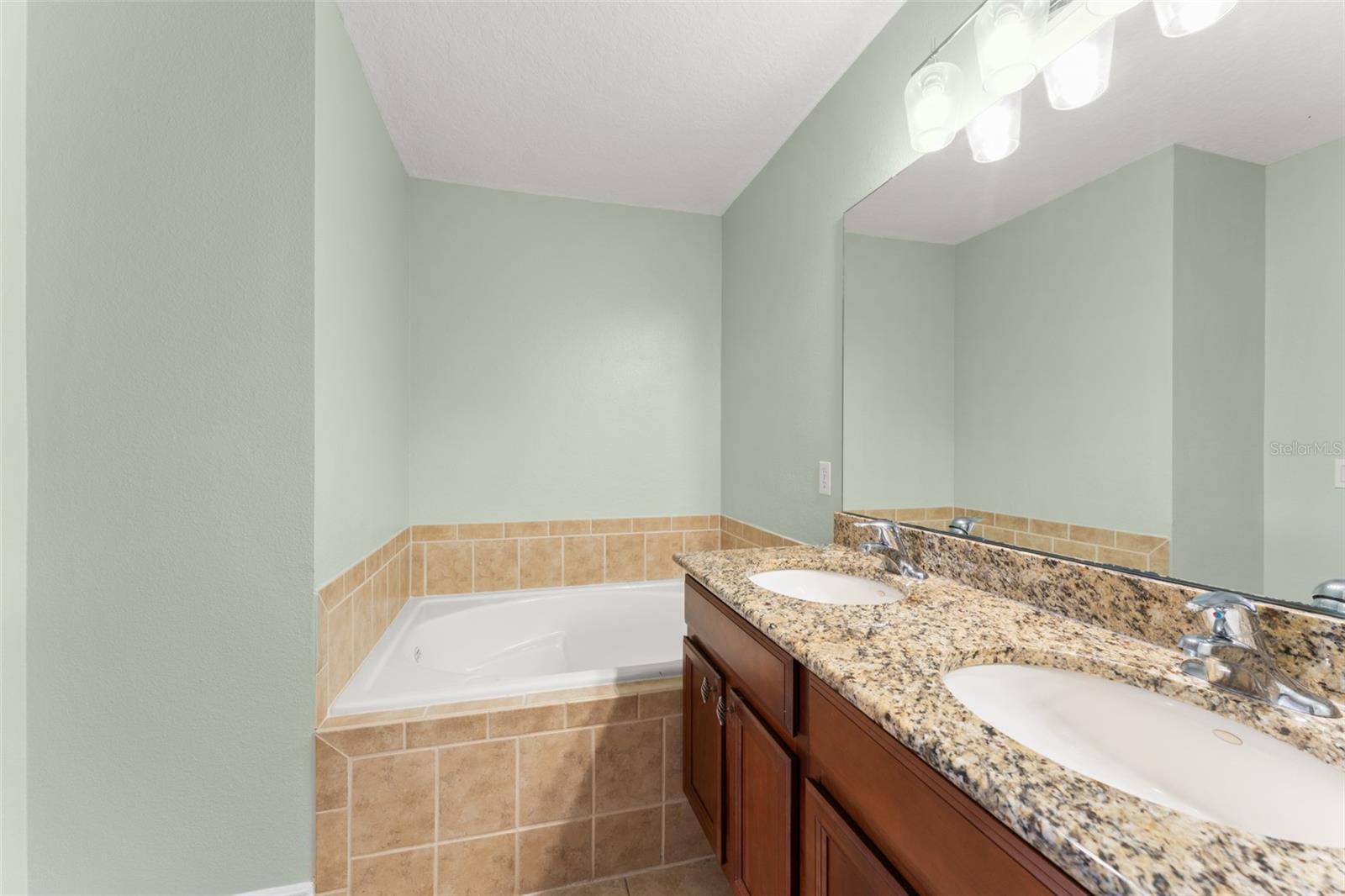 Image 27 of 43 For 868 Assembly Court