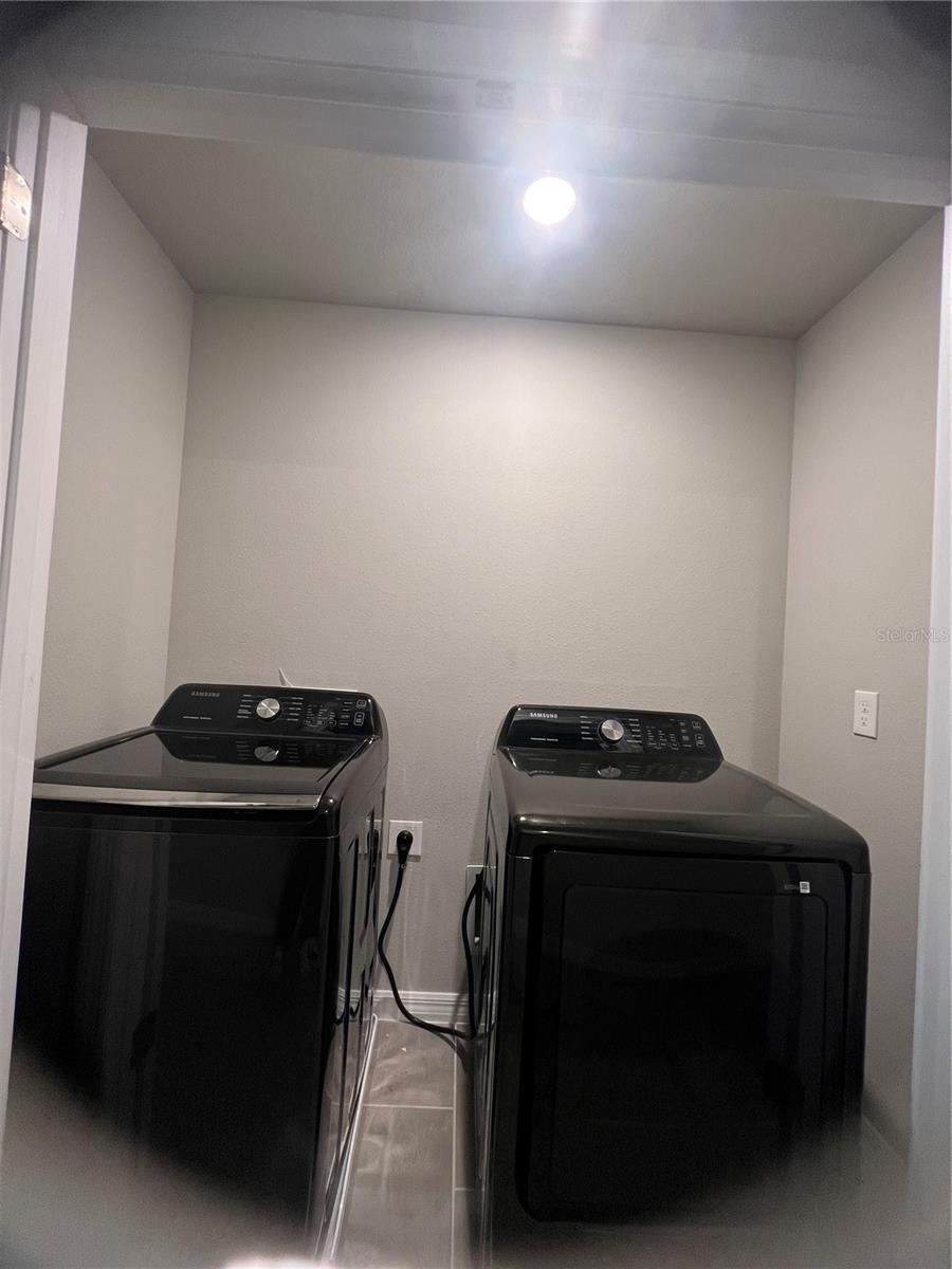 Image 19 of 22 For 582 Amadoras Way Street