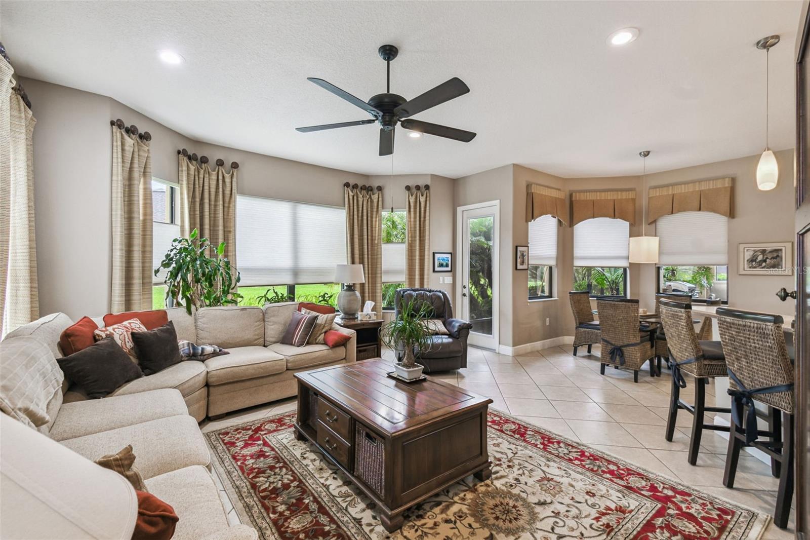 Image 20 of 59 For 861 Bella Viana Road