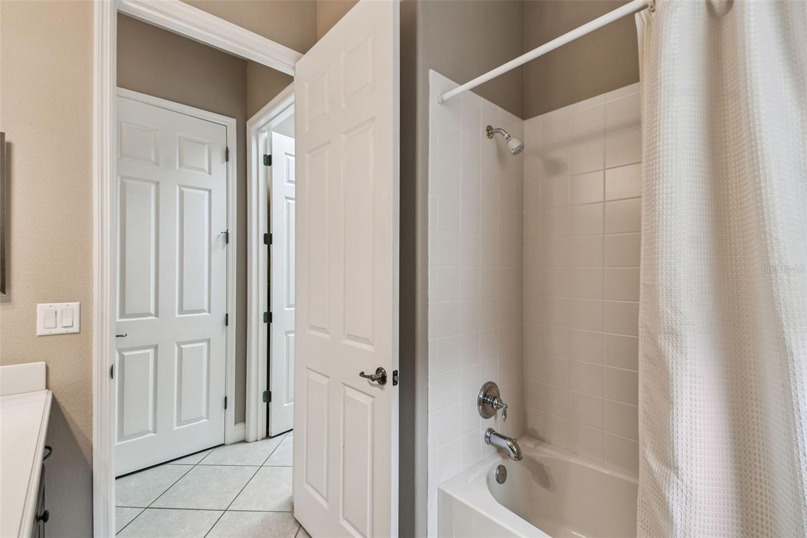 Image 32 of 59 For 861 Bella Viana Road