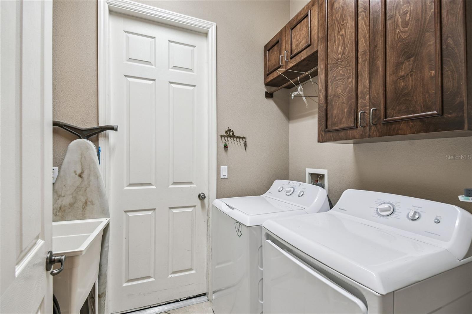 Image 36 of 59 For 861 Bella Viana Road