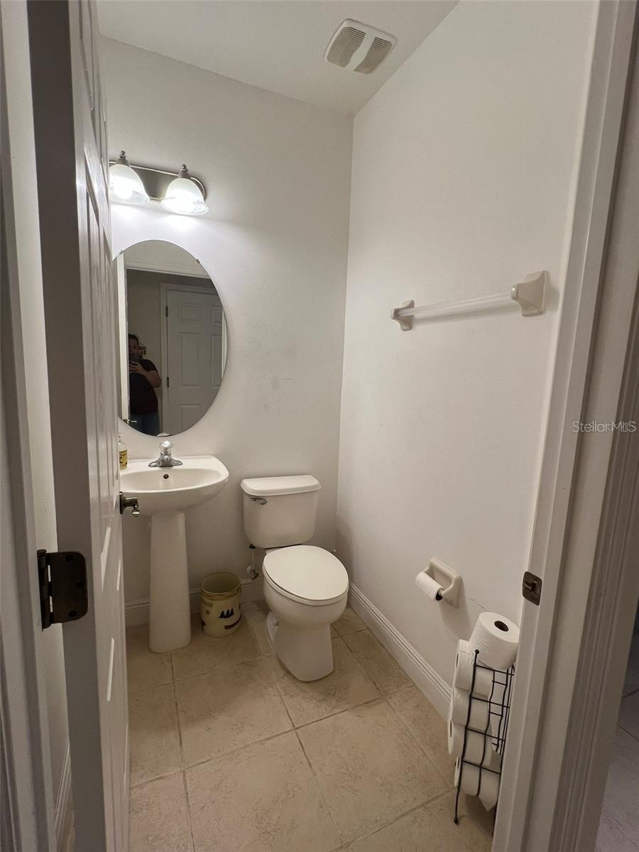 Image 10 of 24 For 9528 Silver Buttonwood Street