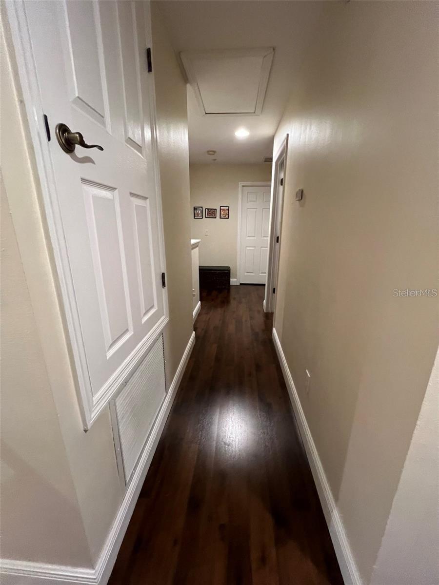 Image 19 of 24 For 9528 Silver Buttonwood Street