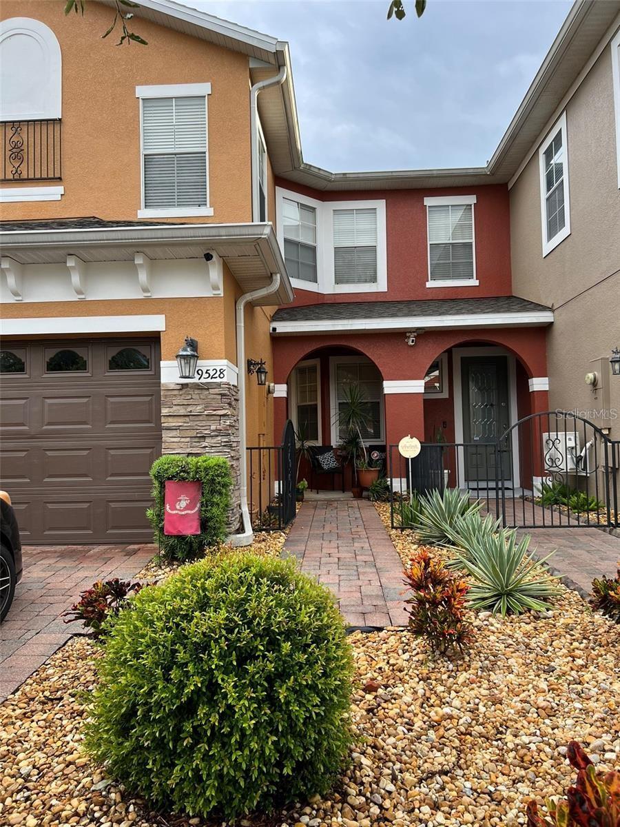 Image 2 of 24 For 9528 Silver Buttonwood Street