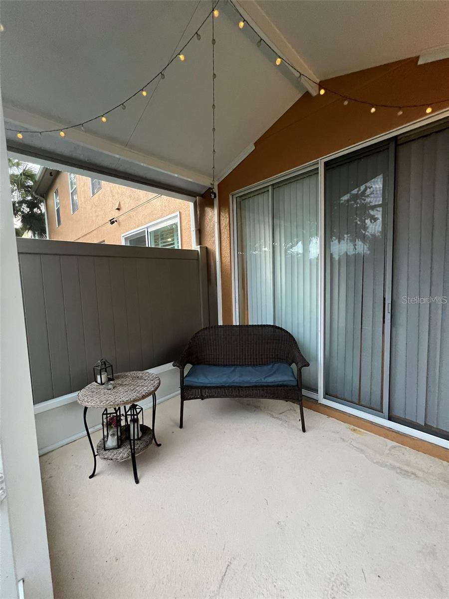 Image 21 of 24 For 9528 Silver Buttonwood Street