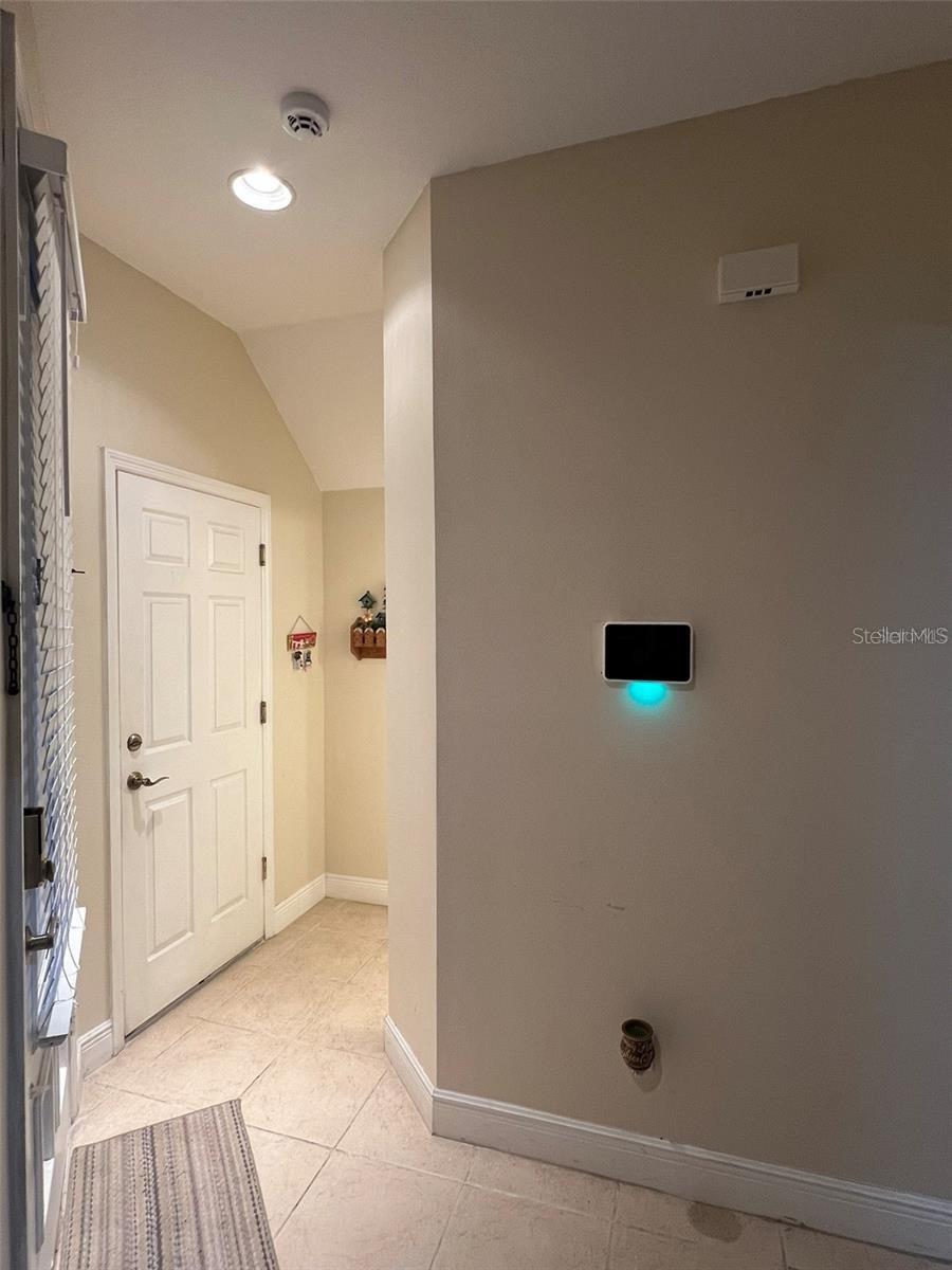 Image 3 of 24 For 9528 Silver Buttonwood Street