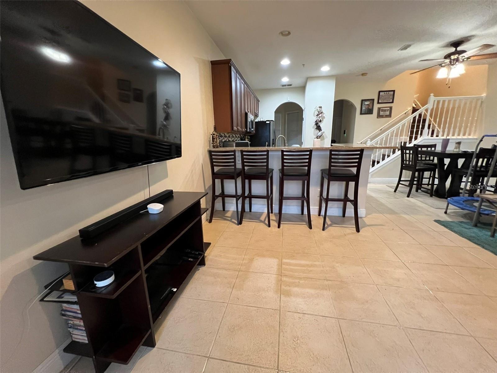 Image 6 of 24 For 9528 Silver Buttonwood Street