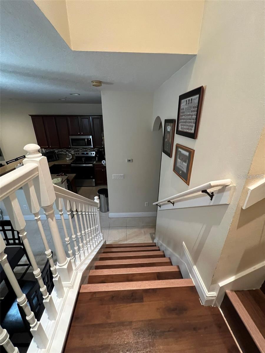 Image 8 of 24 For 9528 Silver Buttonwood Street