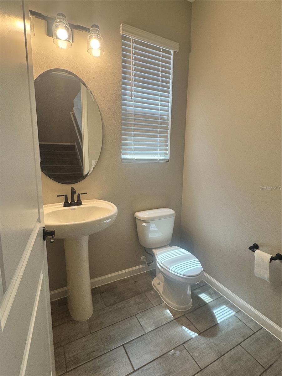 Image 6 of 12 For 1449 Axel Graeson Avenue