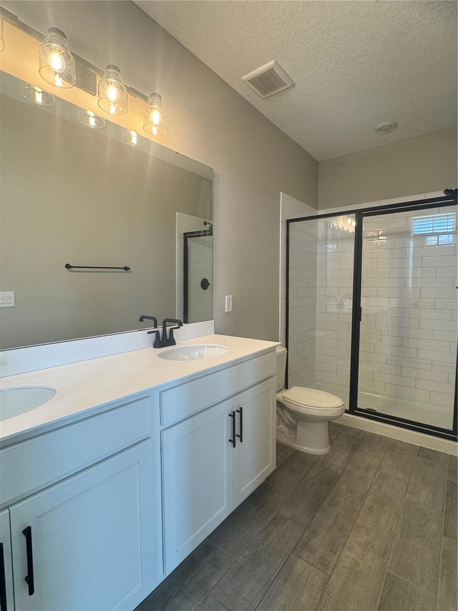 Image 8 of 12 For 1449 Axel Graeson Avenue