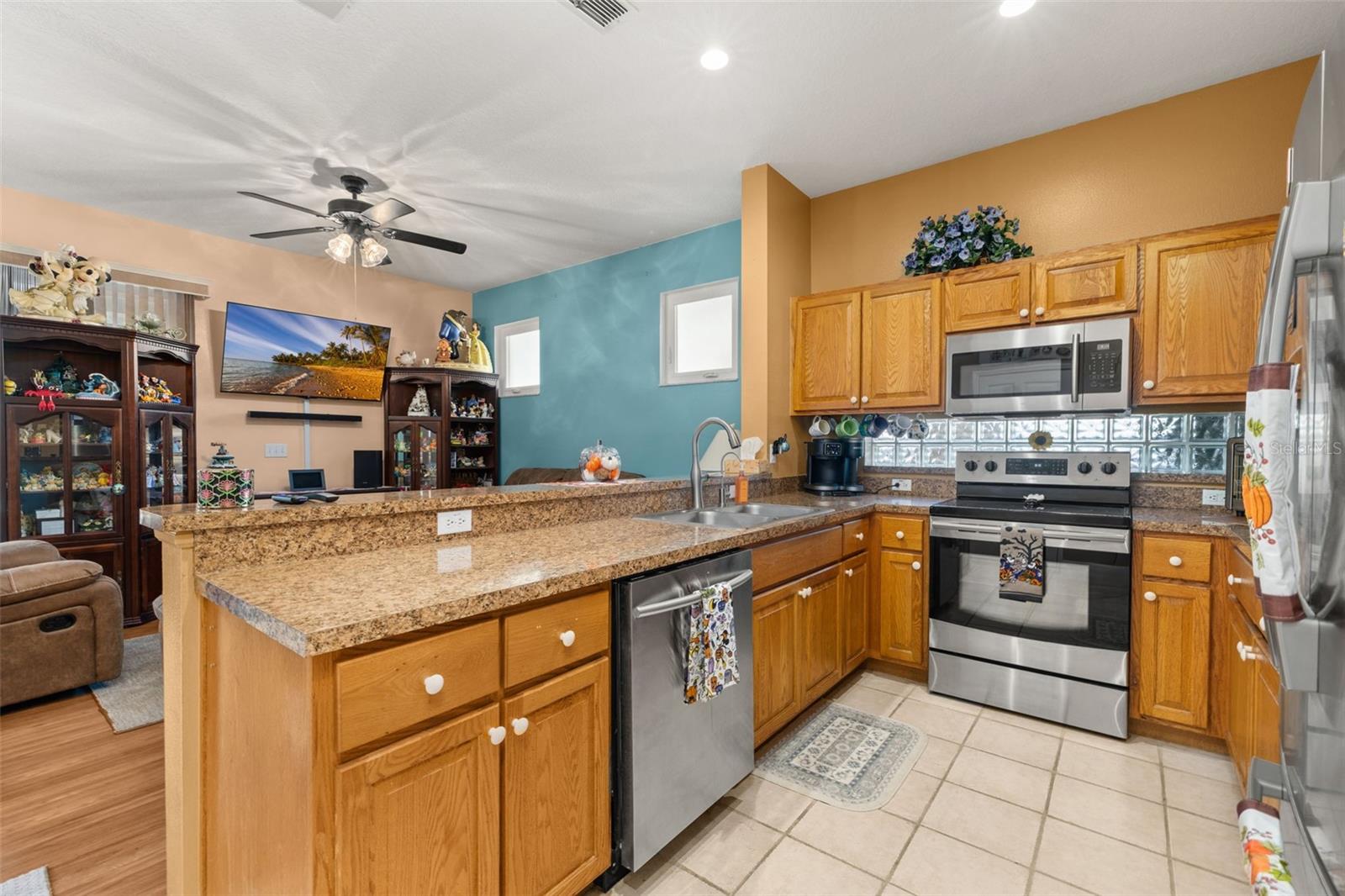 Image 15 of 63 For 2920 Sunset Vista Boulevard