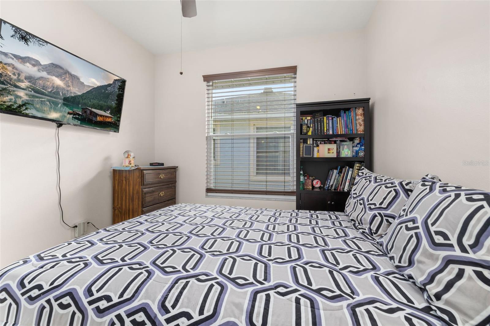 Image 24 of 63 For 2920 Sunset Vista Boulevard