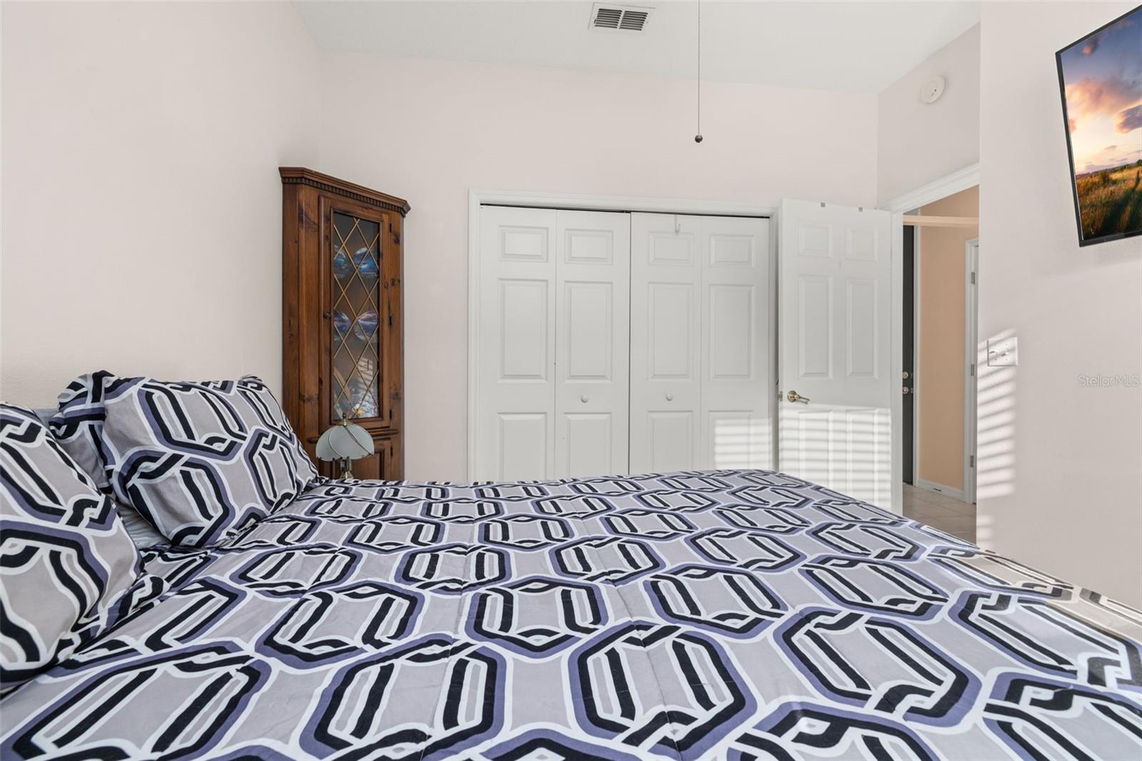 Image 25 of 63 For 2920 Sunset Vista Boulevard