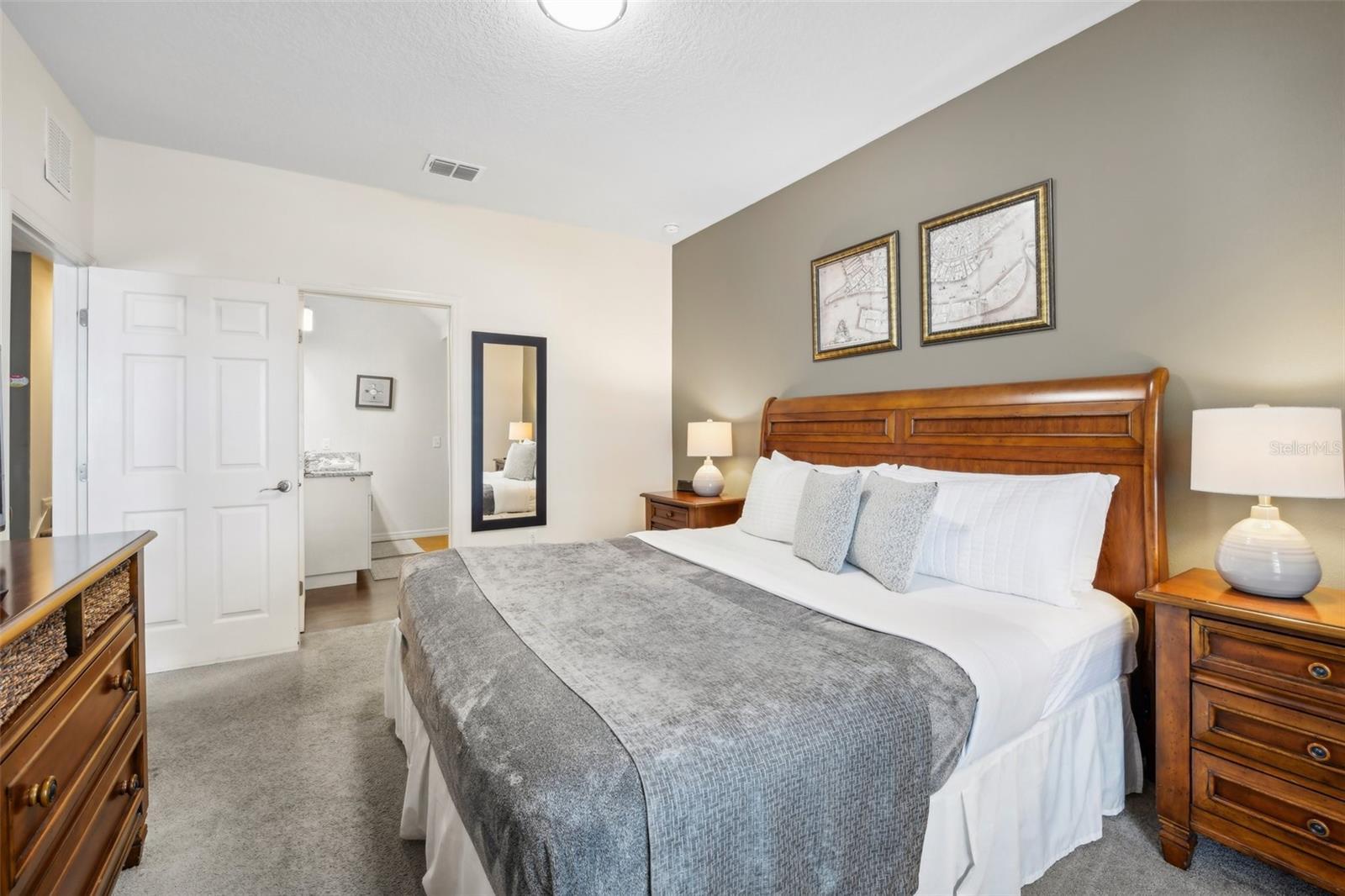 Image 20 of 23 For 2901 Edenshire Way 107