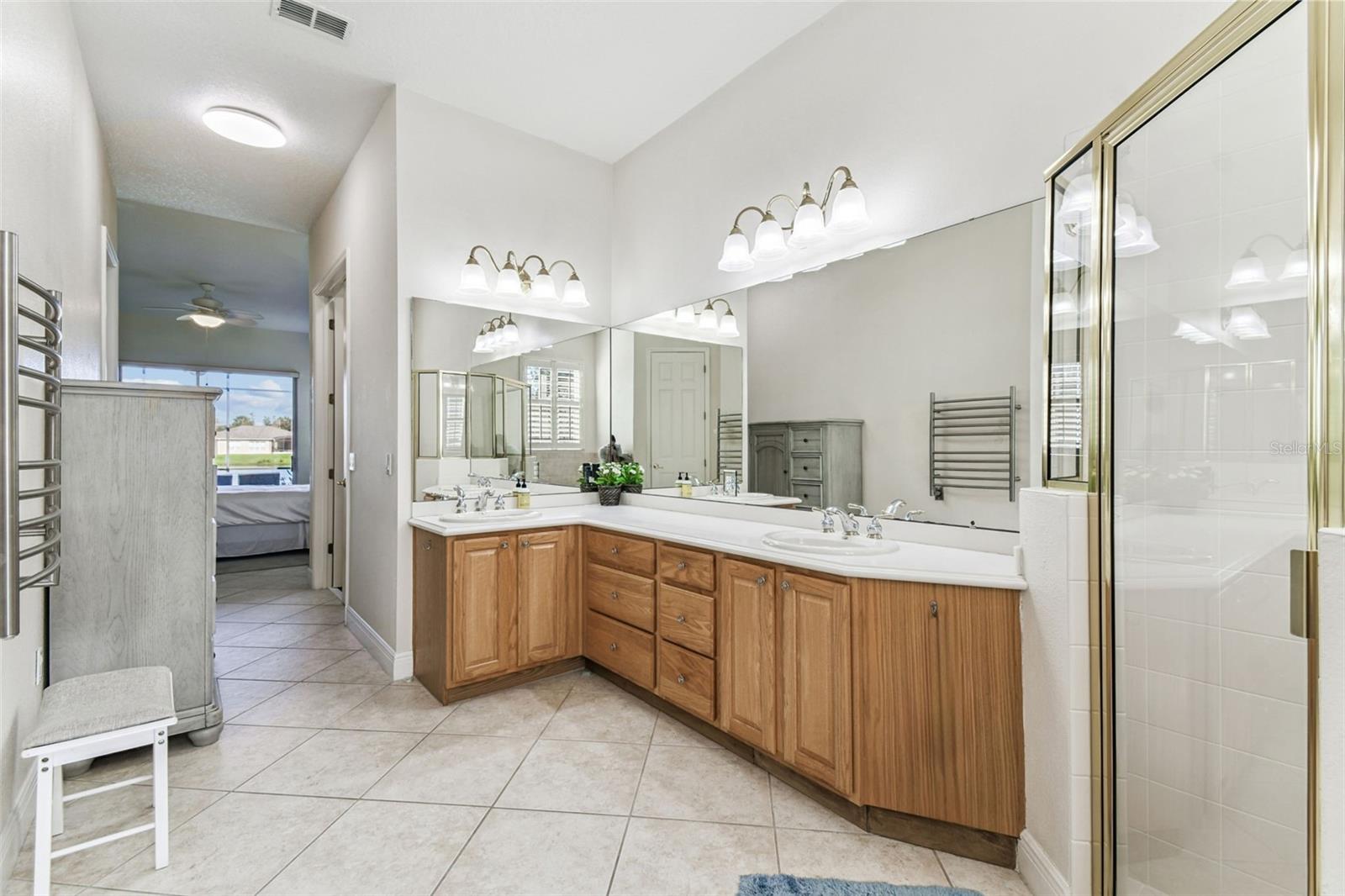 Image 20 of 36 For 722 Shorehaven Drive