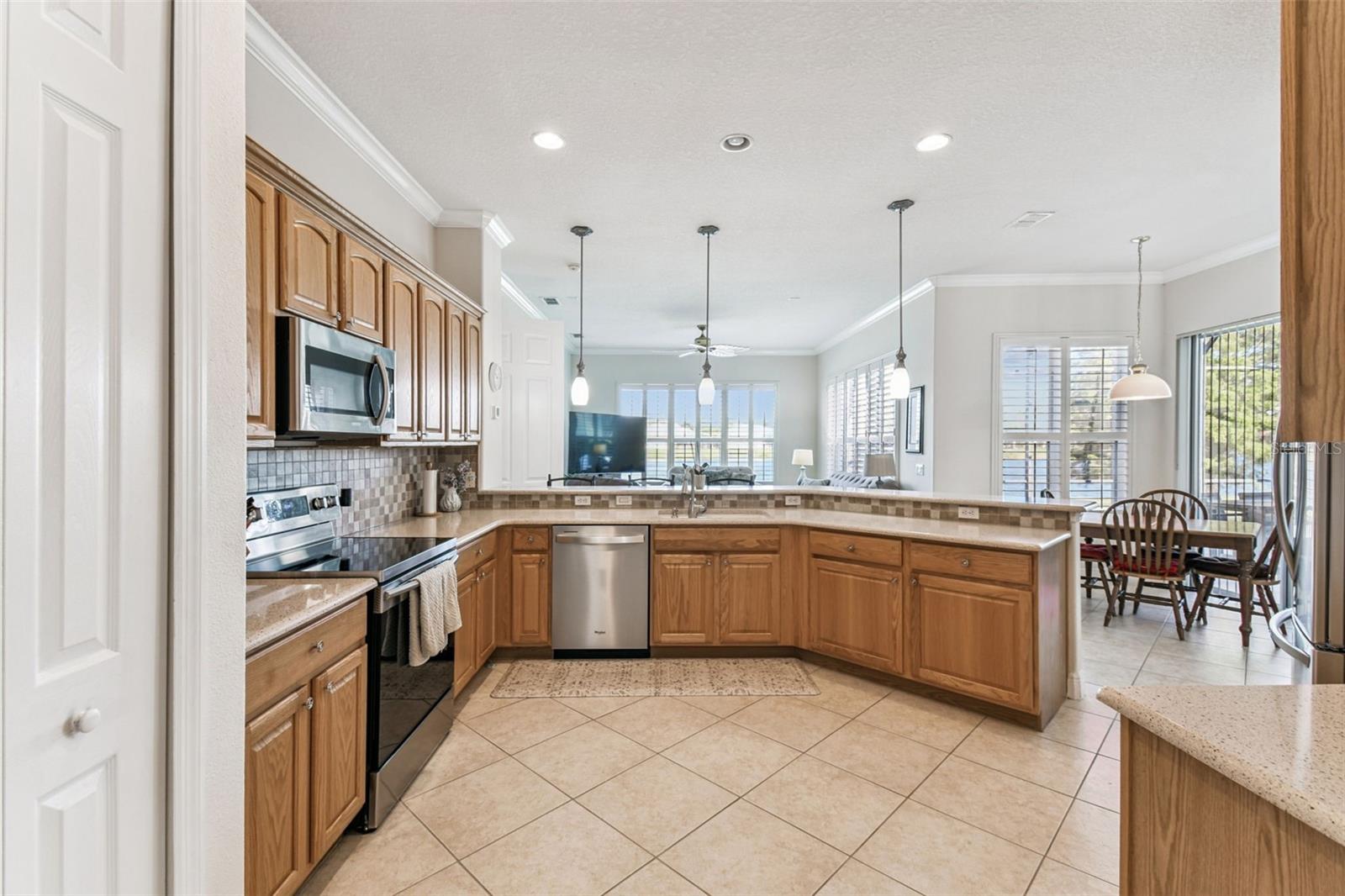 Image 6 of 36 For 722 Shorehaven Drive