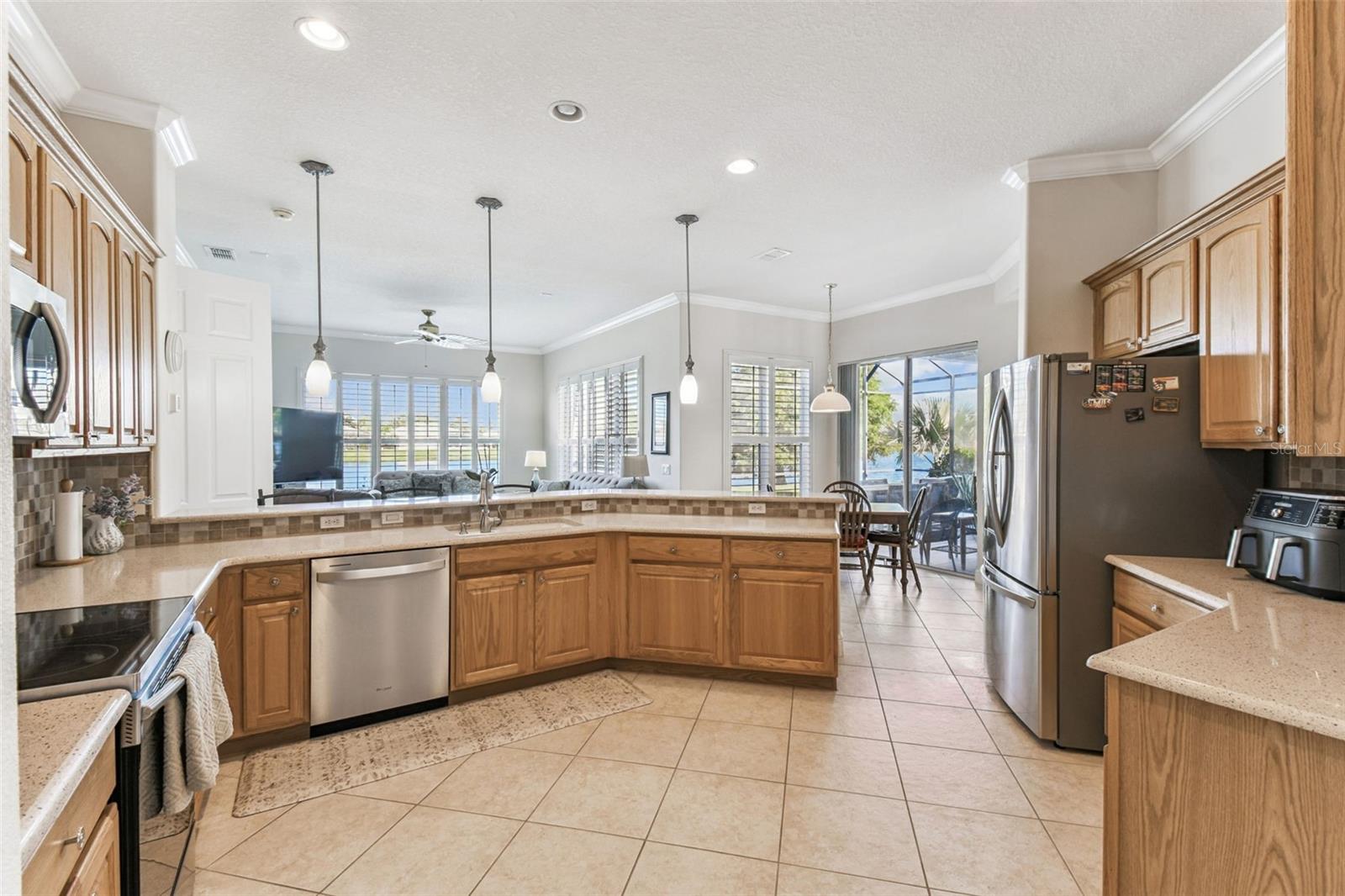 Image 7 of 36 For 722 Shorehaven Drive