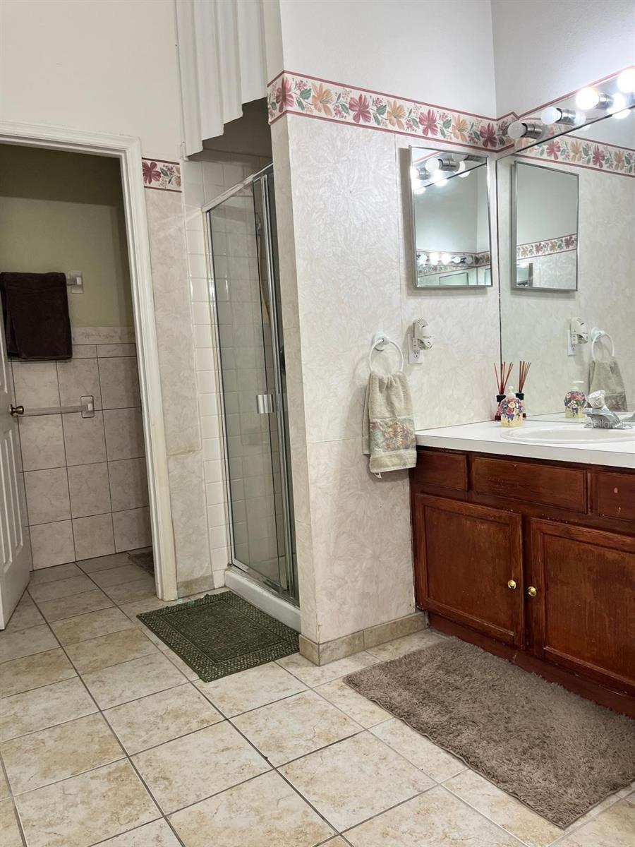 Image 31 of 48 For 6043 Lake Pointe Drive 306