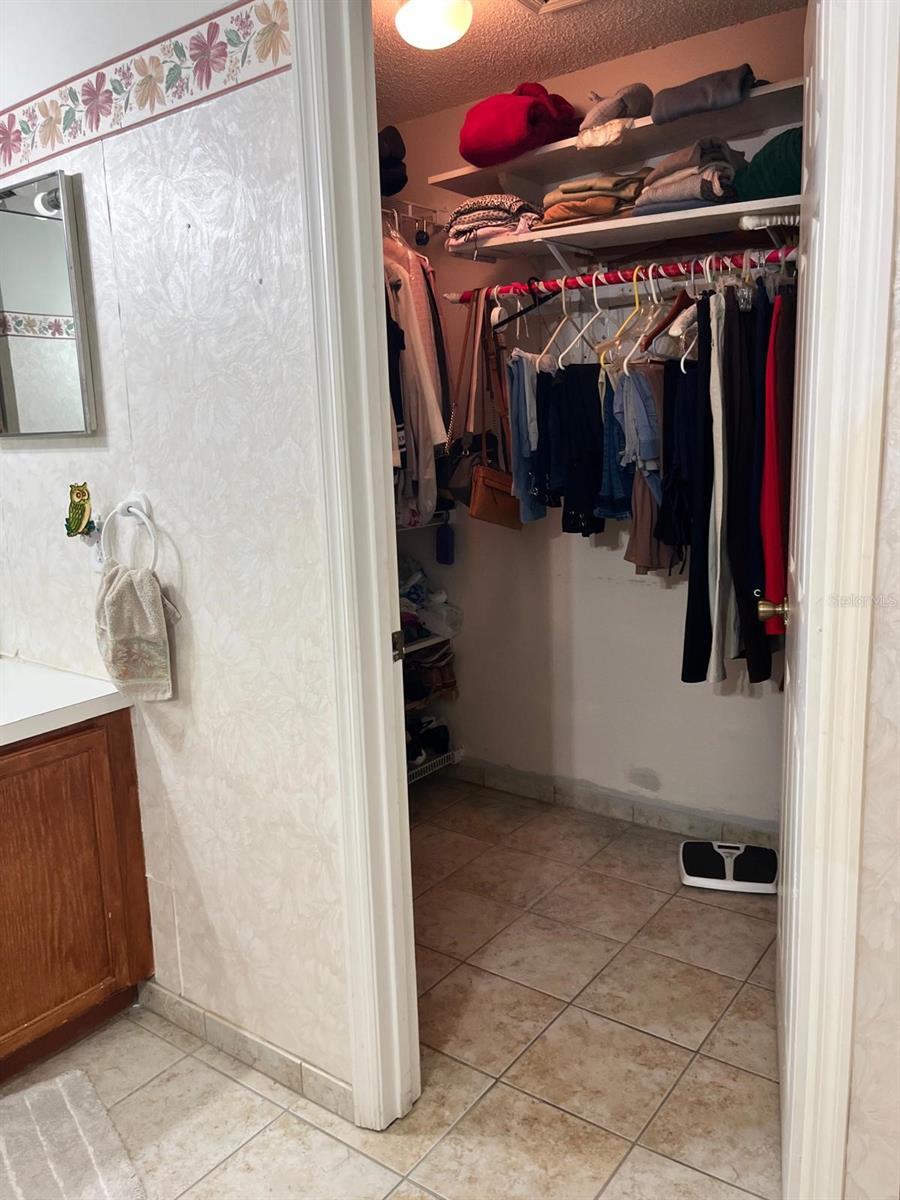 Image 33 of 48 For 6043 Lake Pointe Drive 306