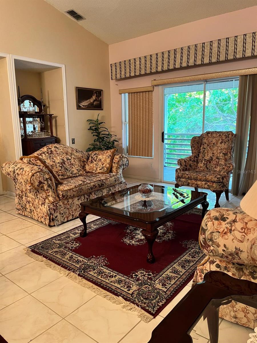 Image 5 of 48 For 6043 Lake Pointe Drive 306