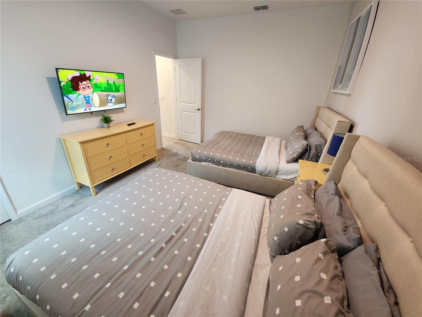 Image 17 of 40 For 8885 Cabot Cliffs Drive 104