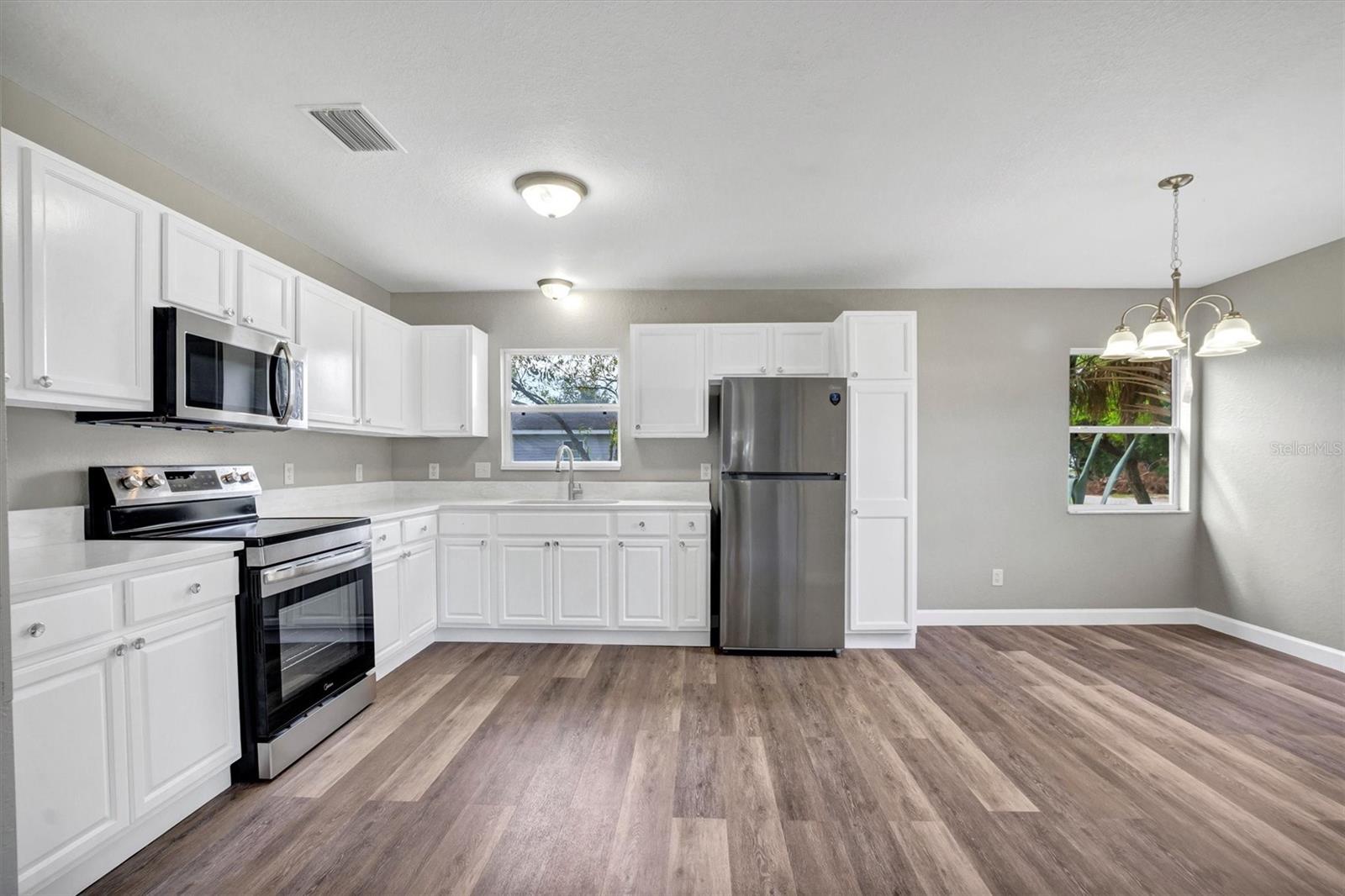 Image 7 of 35 For 403 21st Street