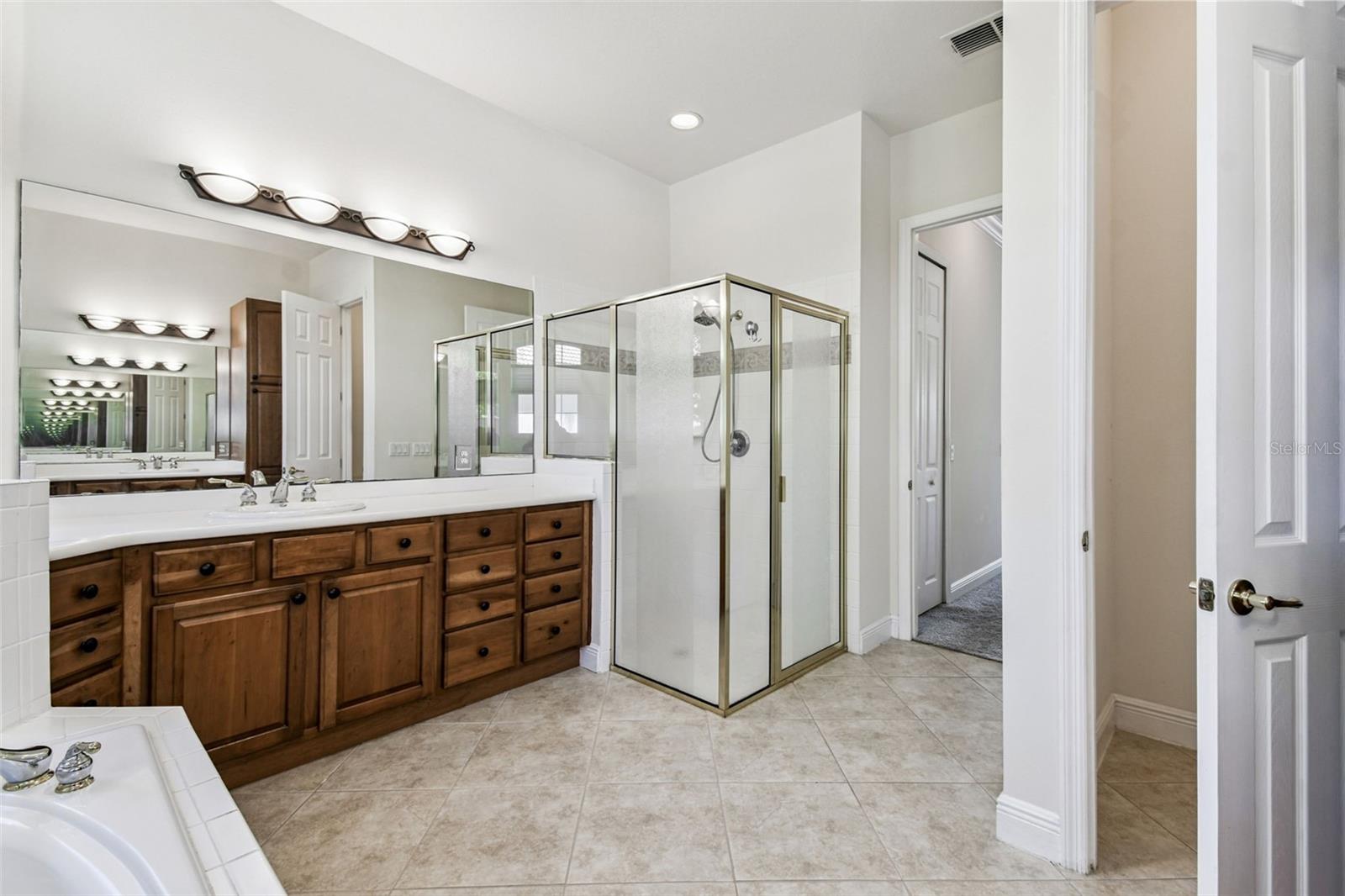 Image 25 of 66 For 506 Tapatio Lane