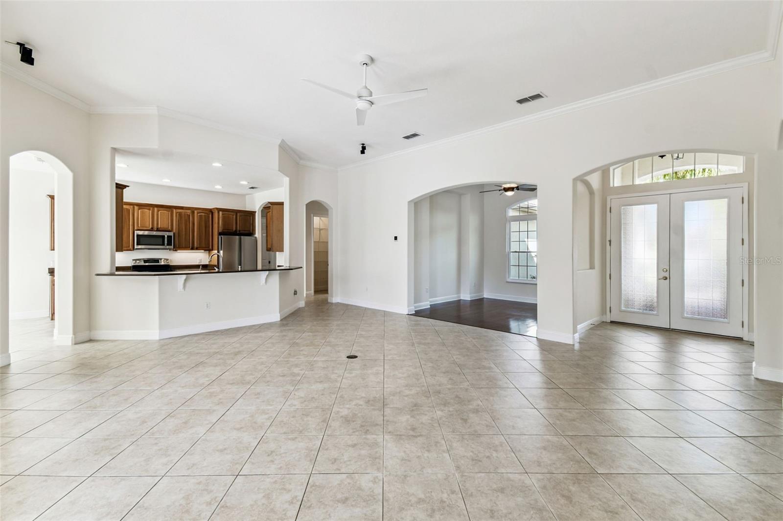 Image 6 of 66 For 506 Tapatio Lane