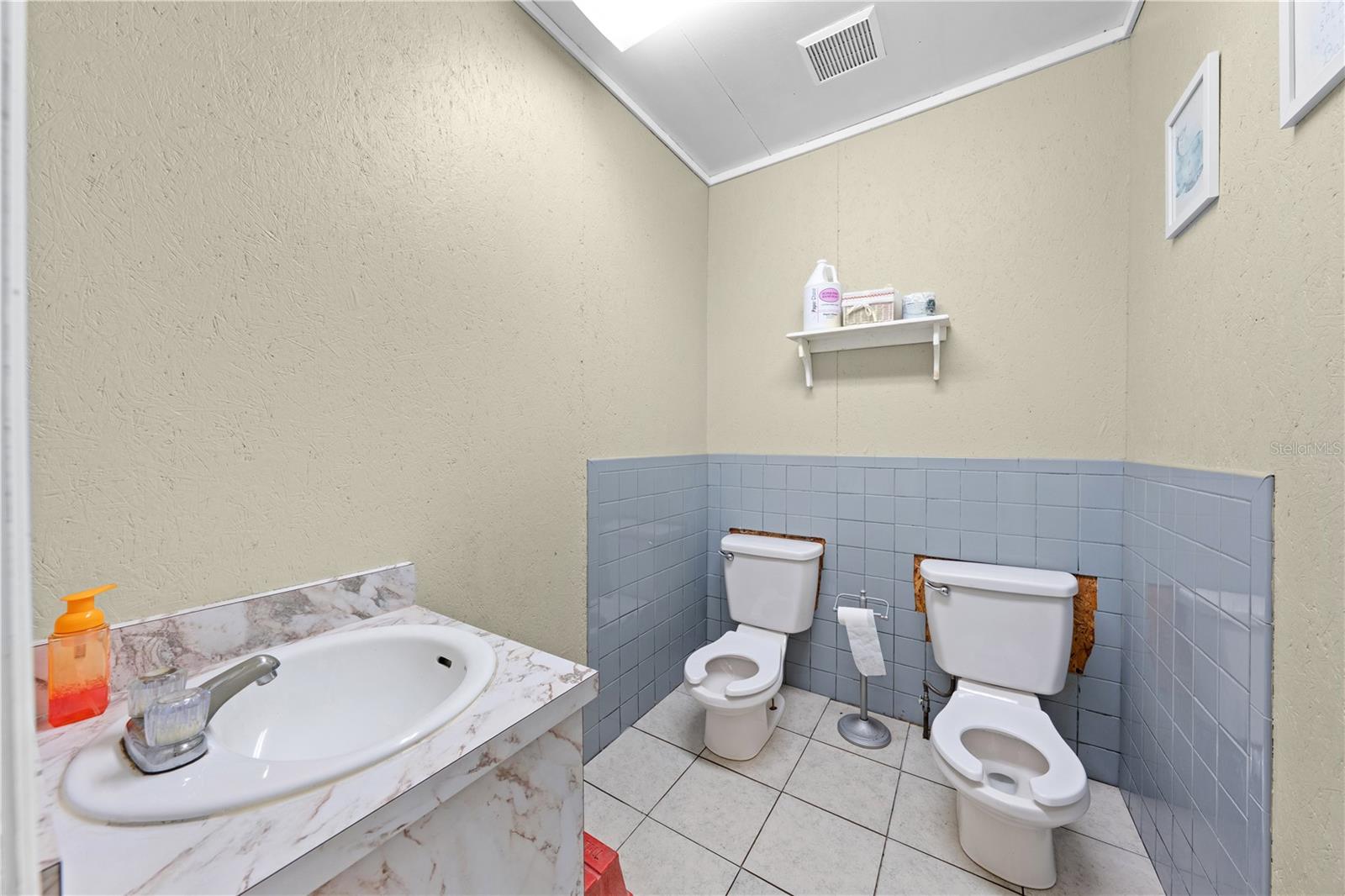 Image 14 of 52 For 102 Highland Street