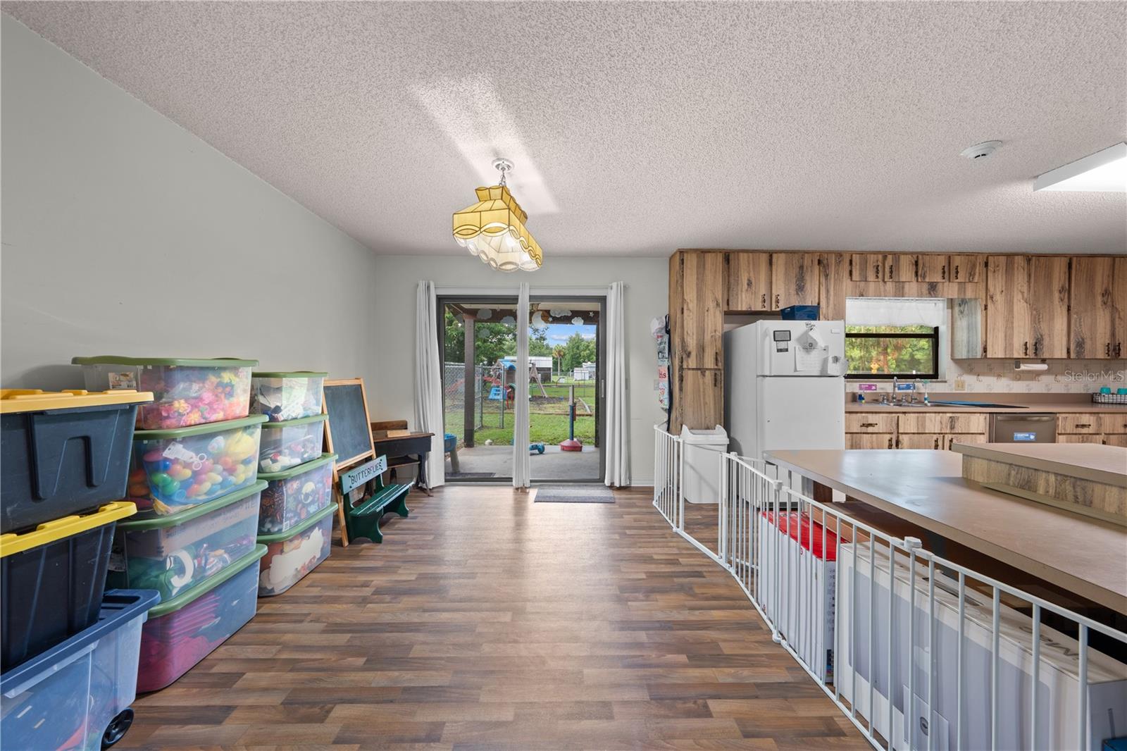 Image 23 of 52 For 102 Highland Street