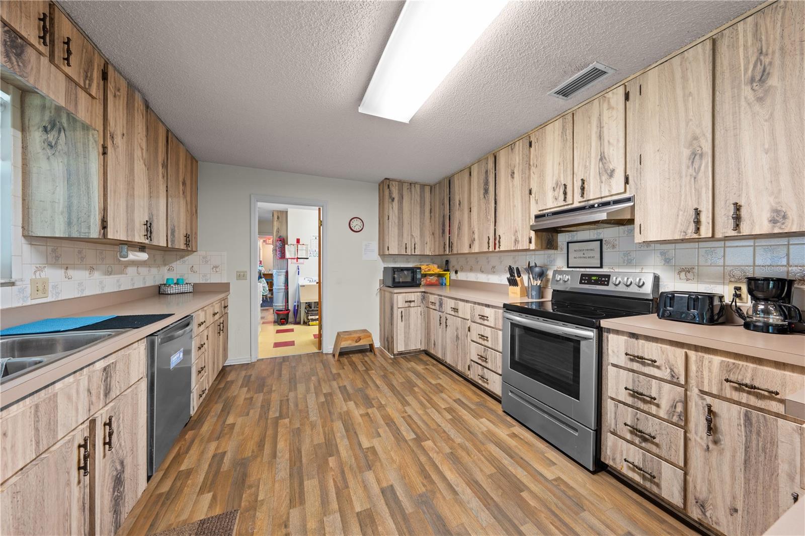 Image 26 of 52 For 102 Highland Street