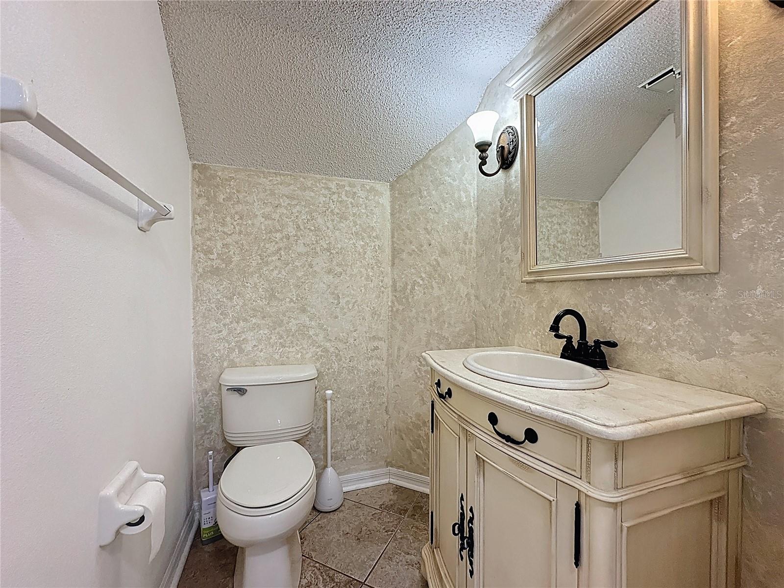 Image 19 of 77 For 2511 Saint Augustine Boulevard