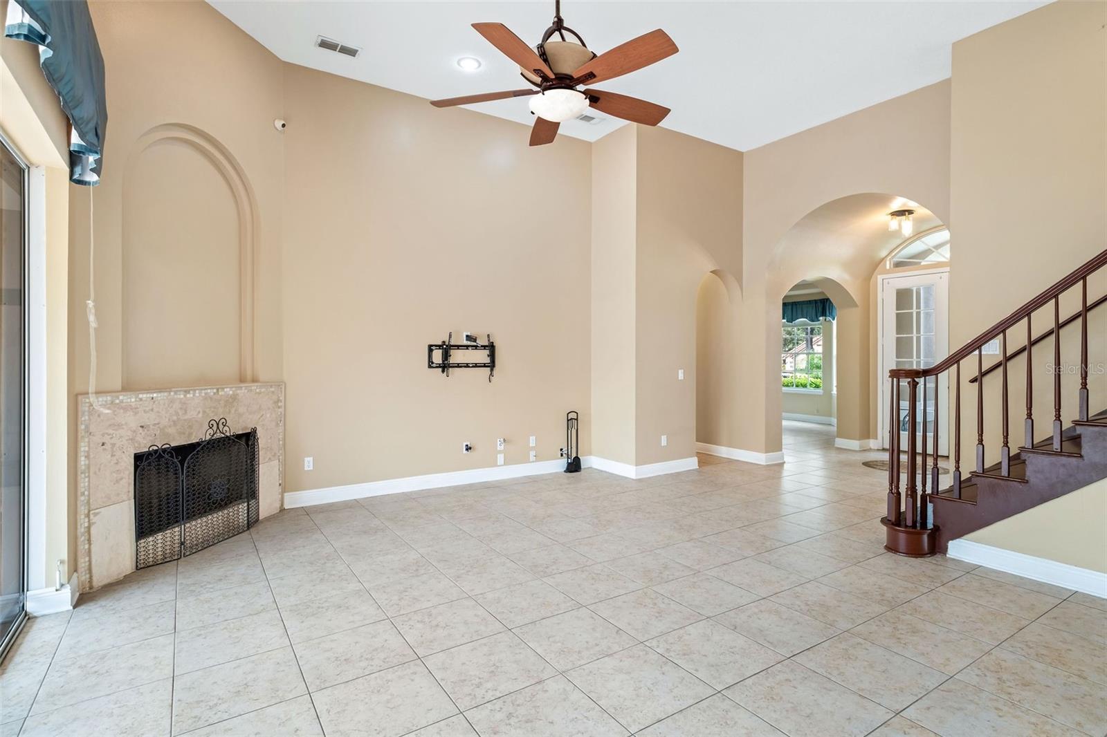 Image 5 of 37 For 7670 Milano Drive