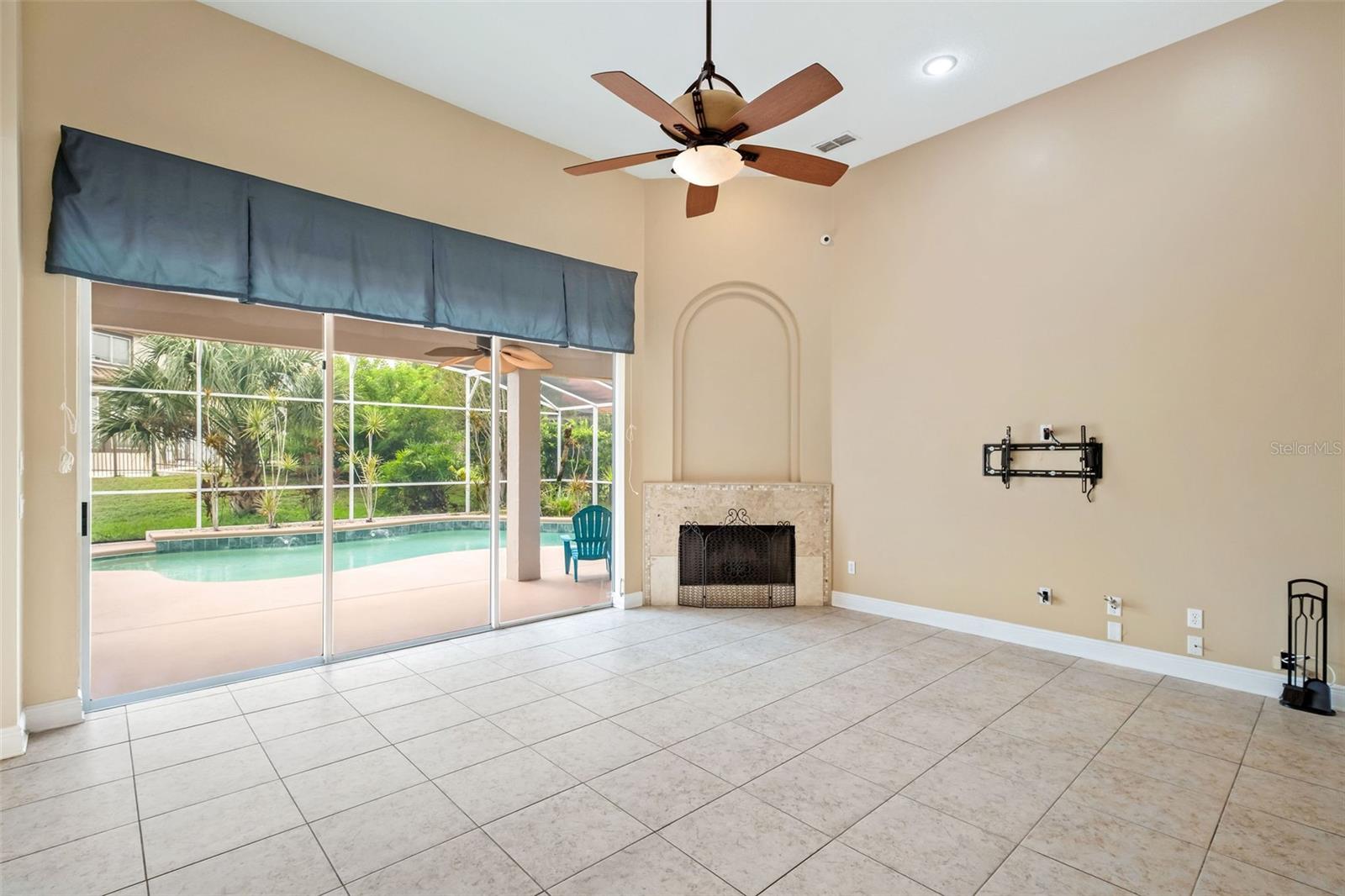 Image 8 of 37 For 7670 Milano Drive