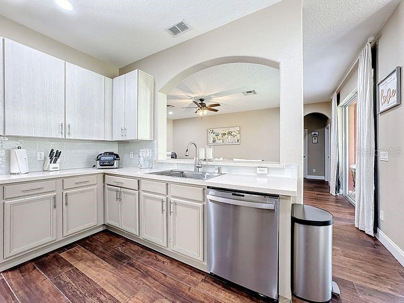 Image 16 of 60 For 13051 Moss Park Ridge Drive 13051