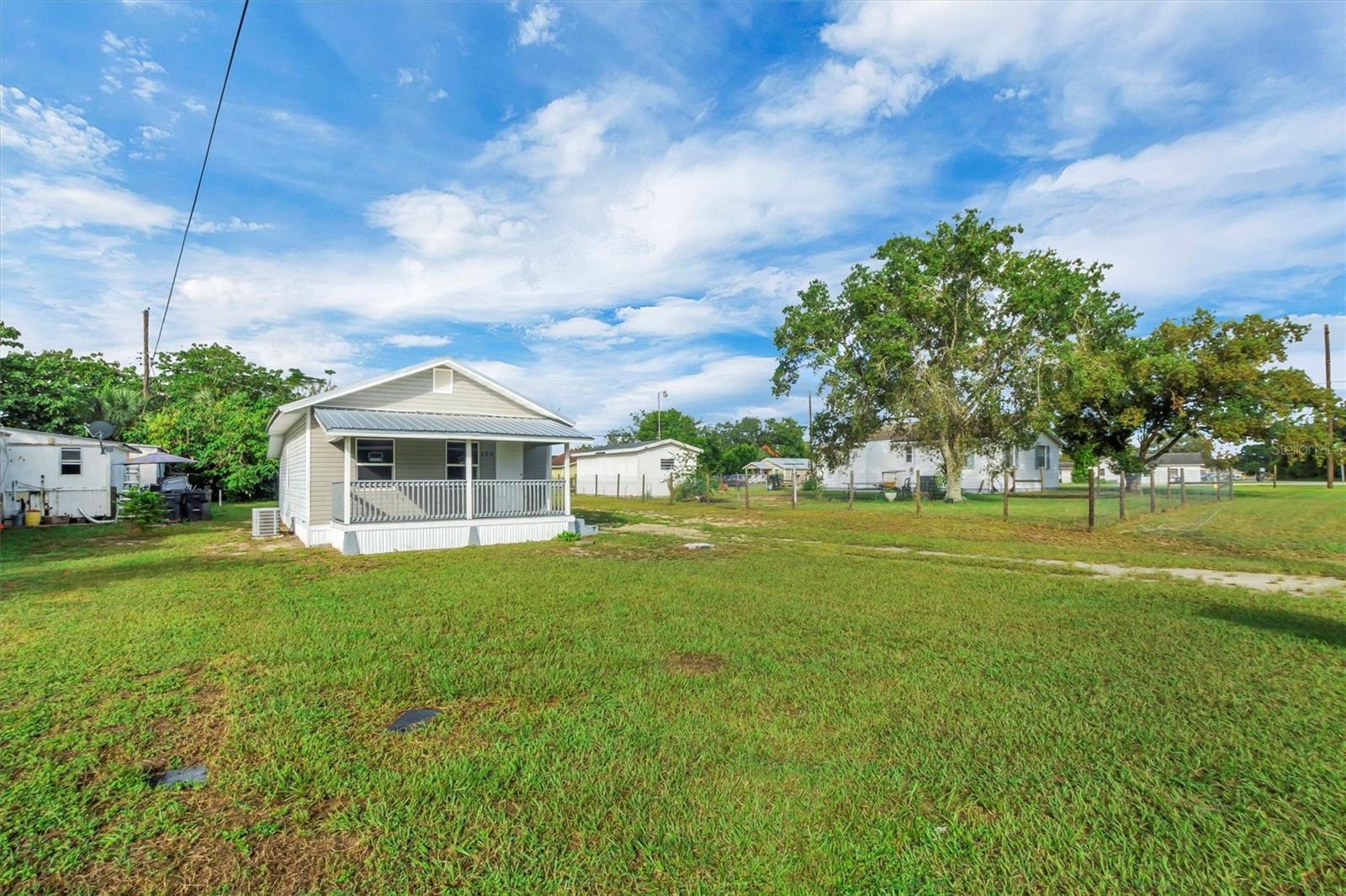 Image 21 of 28 For 156 Piney Avenue