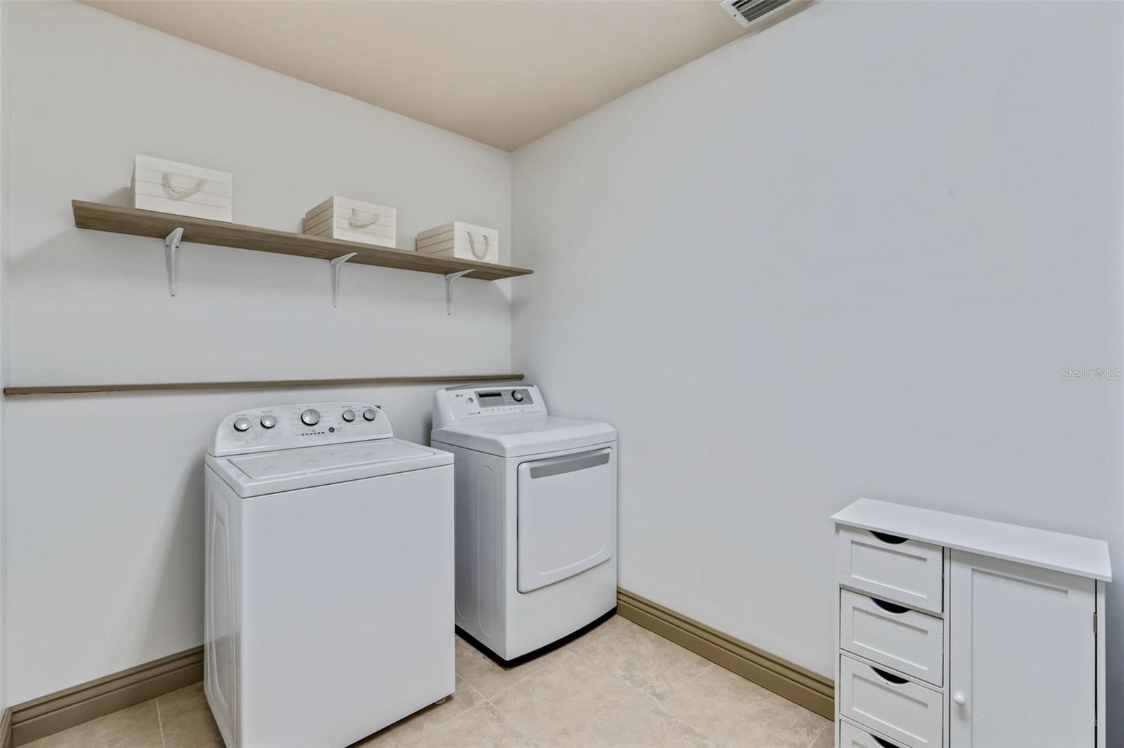 Image 22 of 40 For 17234 Cork Street