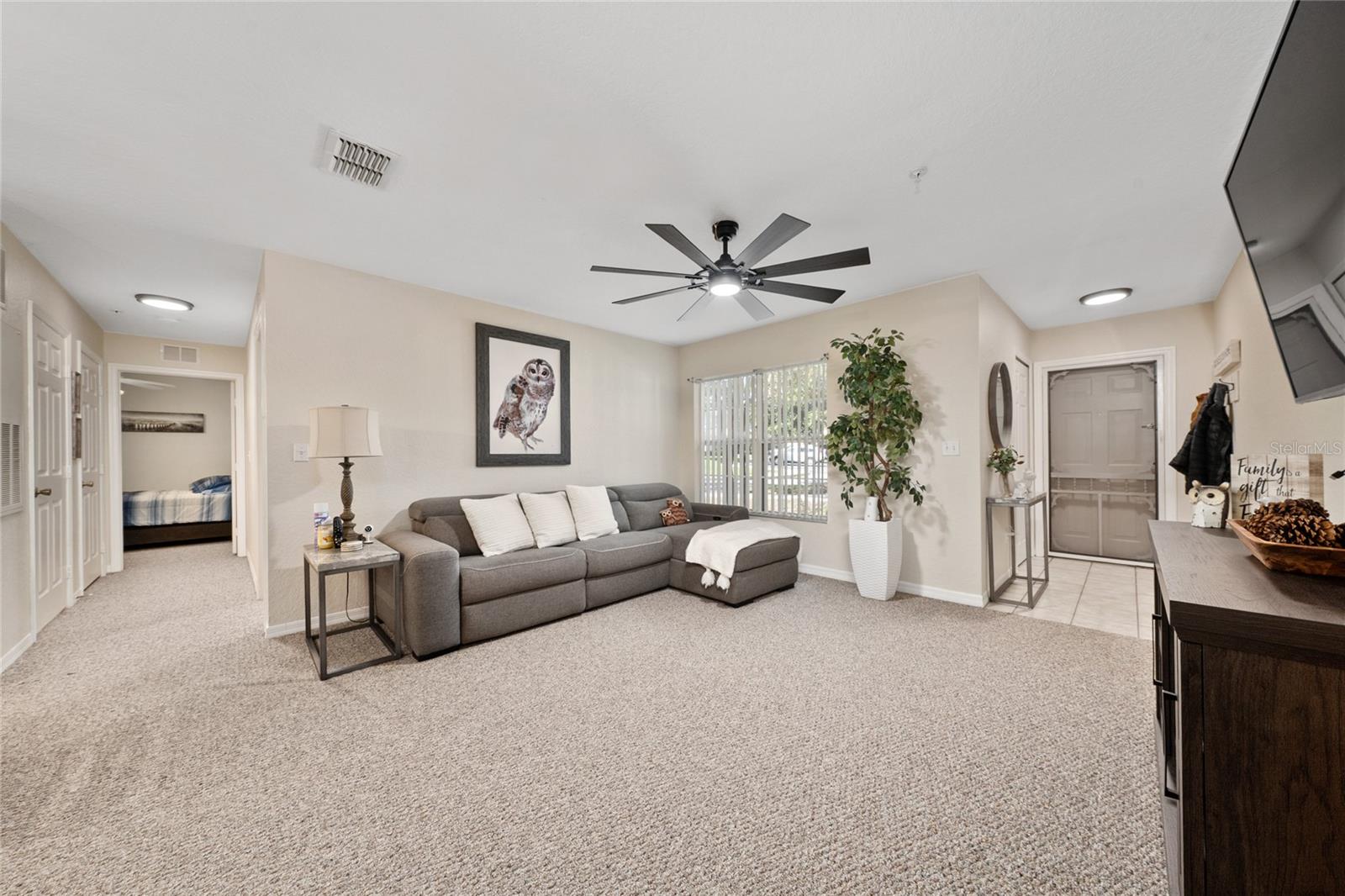 Image 4 of 35 For 930 Moonlight Cove Road 11-107