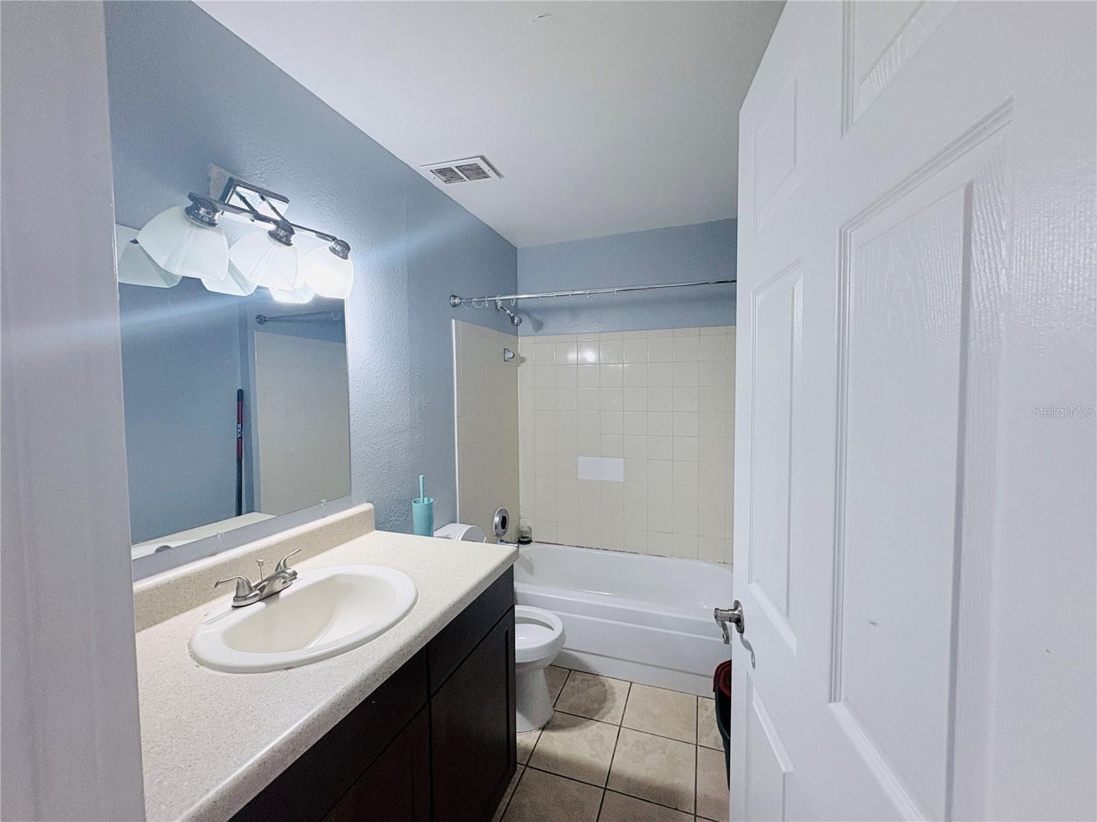Image 12 of 27 For 3008 Parkway Boulevard 104