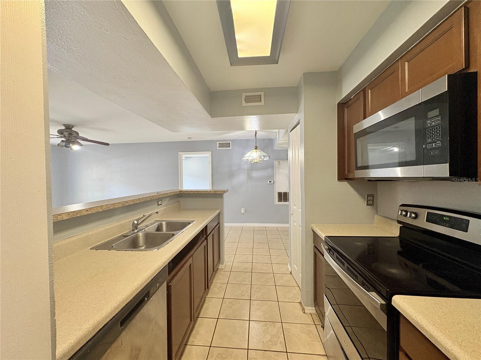 Image 9 of 27 For 3008 Parkway Boulevard 104