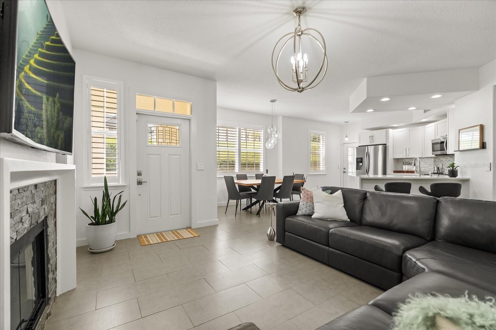 Image 4 of 31 For 17301 Promenade Drive 17301