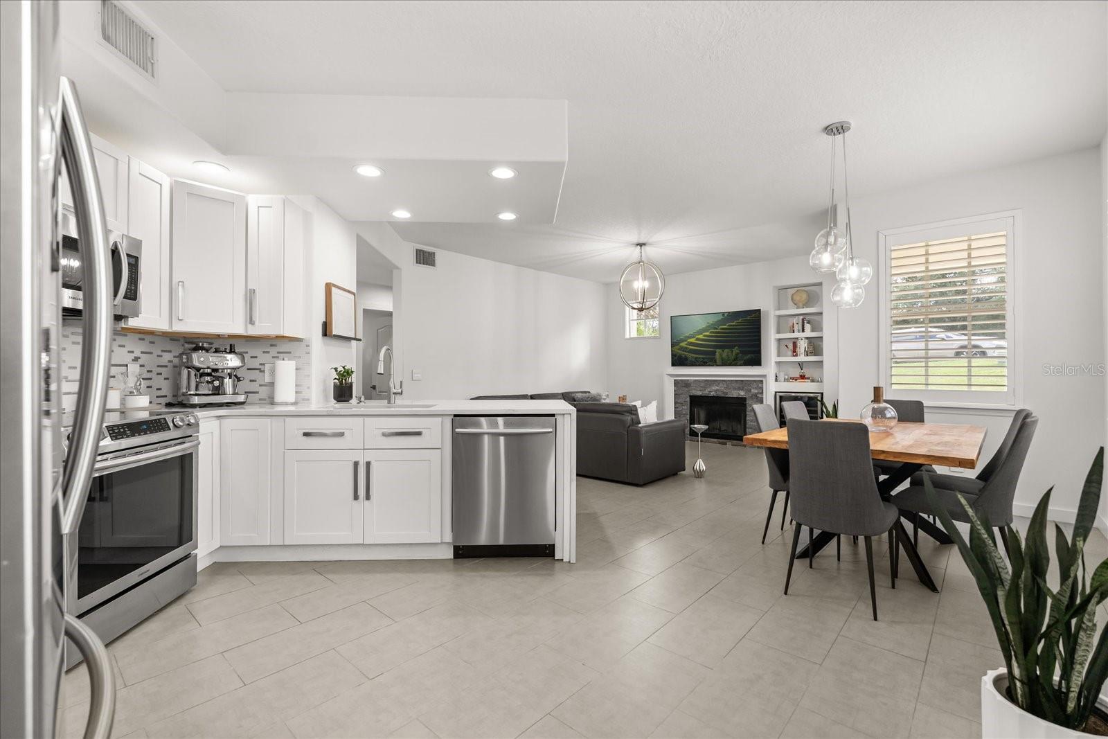 Image 9 of 31 For 17301 Promenade Drive 17301