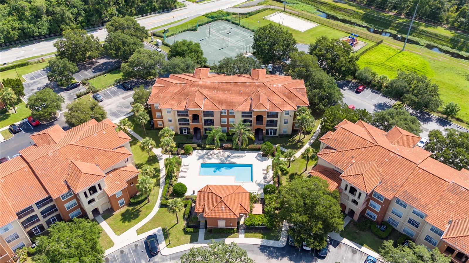 Image 13 of 30 For 5548 Metrowest Boulevard 20