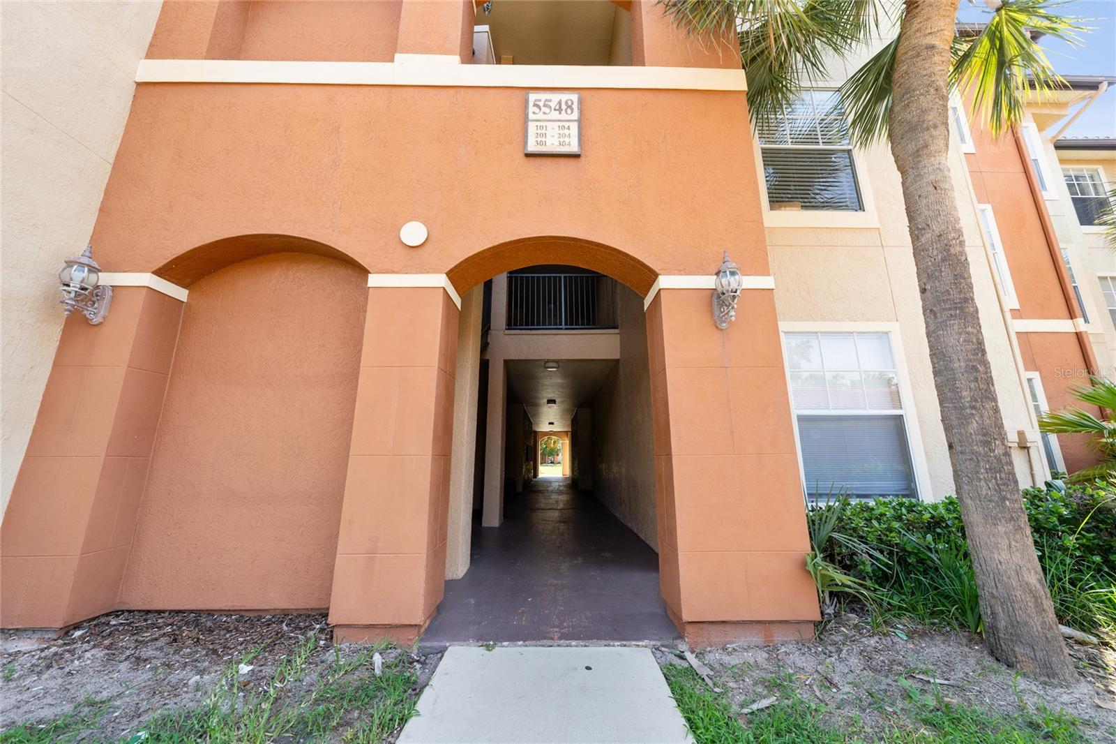 Image 16 of 30 For 5548 Metrowest Boulevard 20