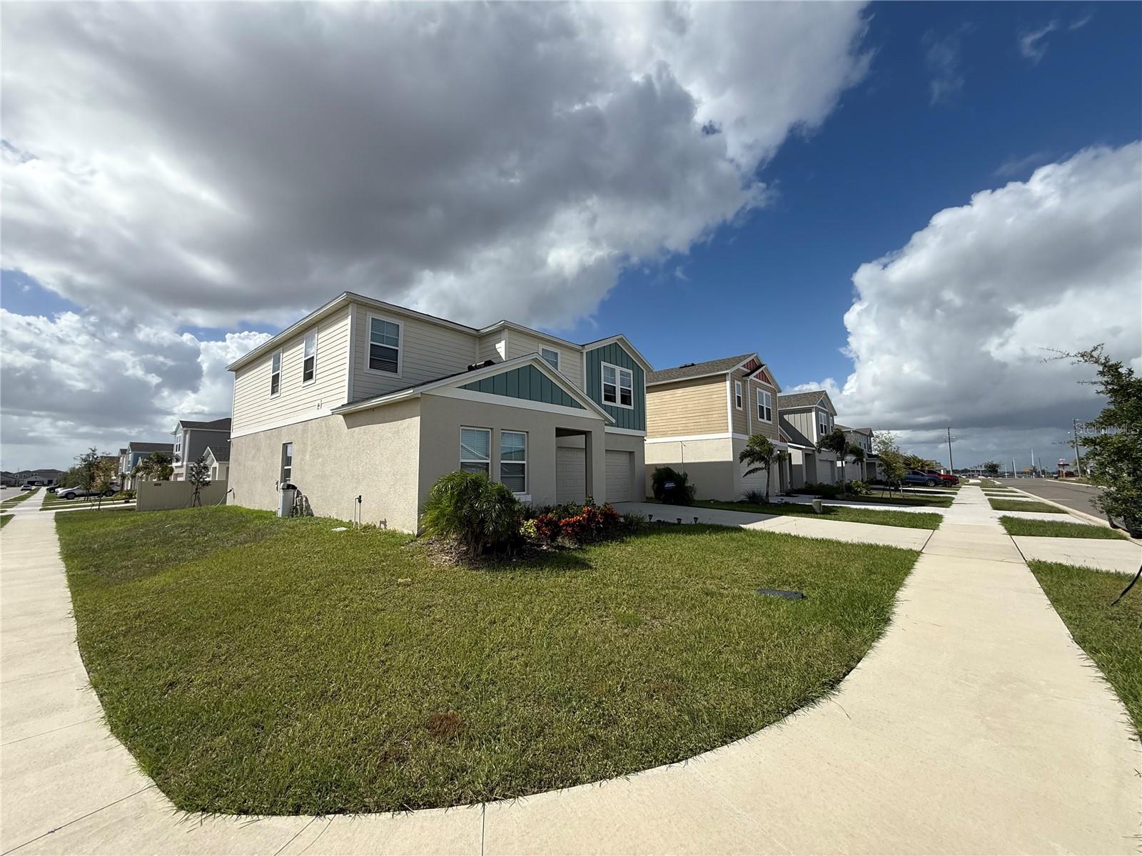 Image 3 of 41 For 3464 Dahlia Drive