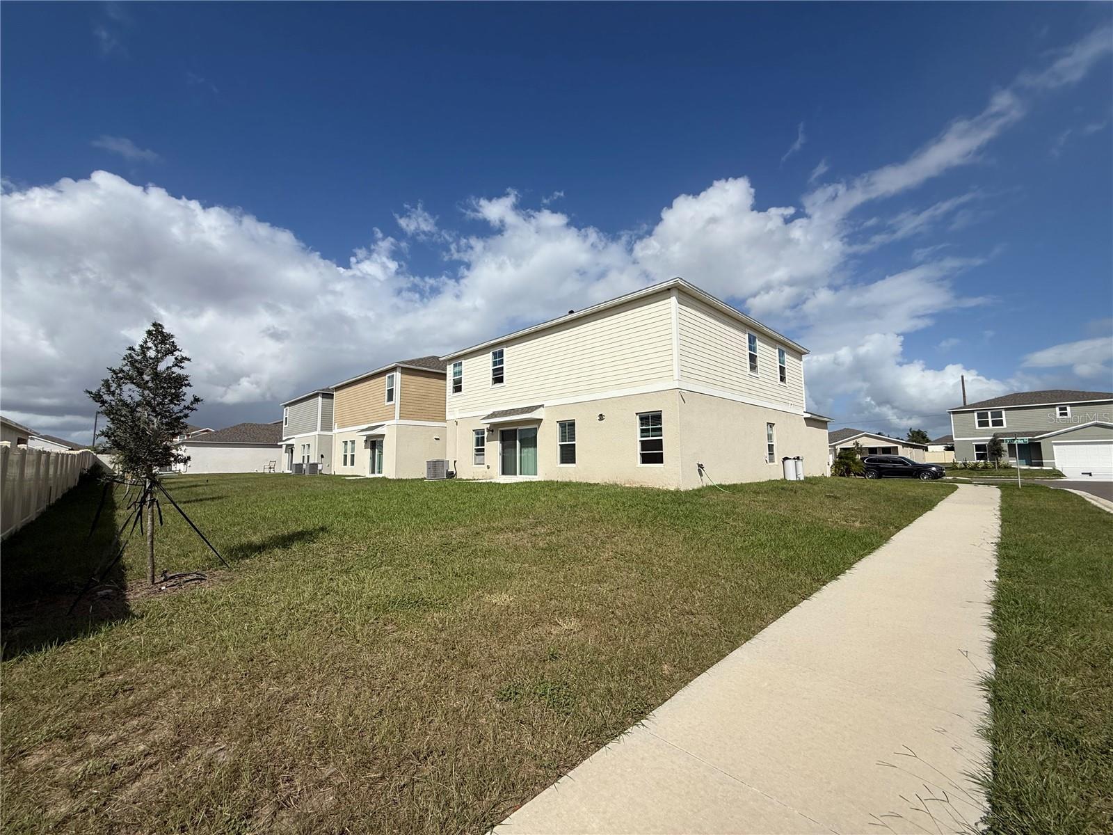 Image 6 of 41 For 3464 Dahlia Drive