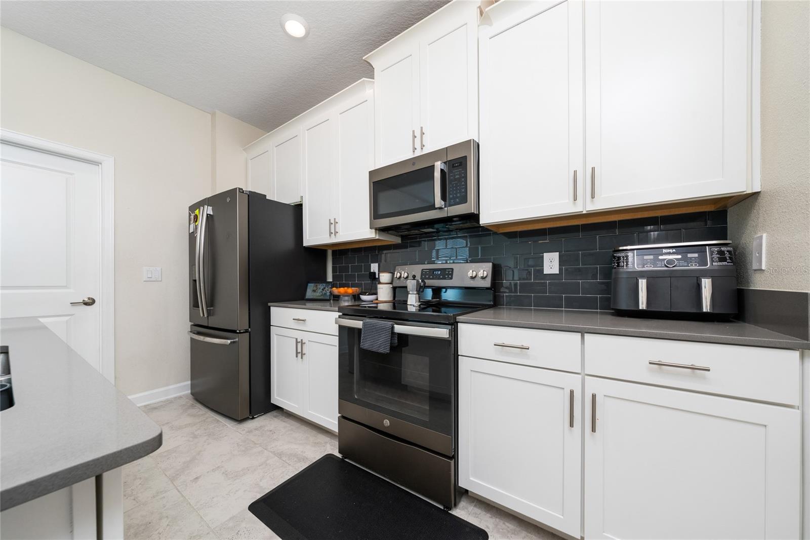 Image 13 of 31 For 12124 Sonnet Avenue