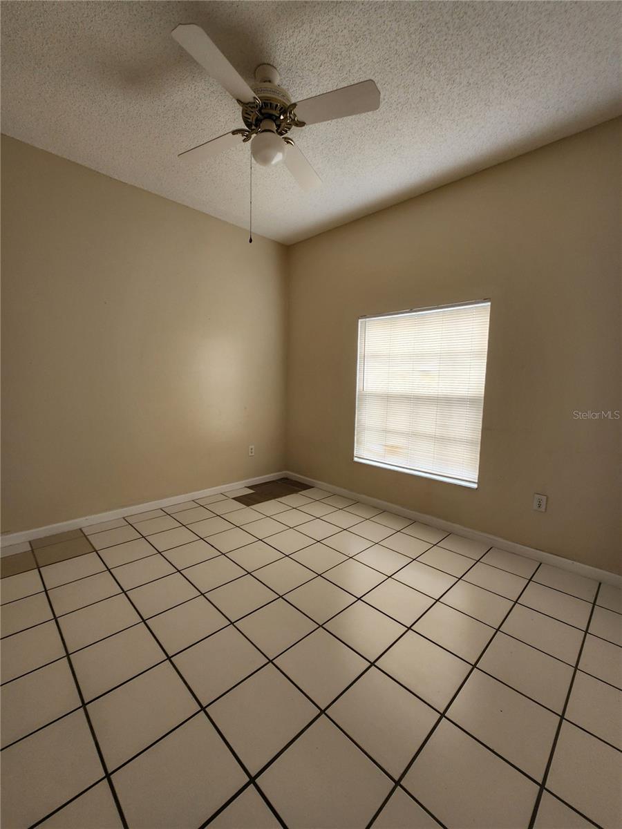 Image 18 of 25 For 725 Adriane Park Circle