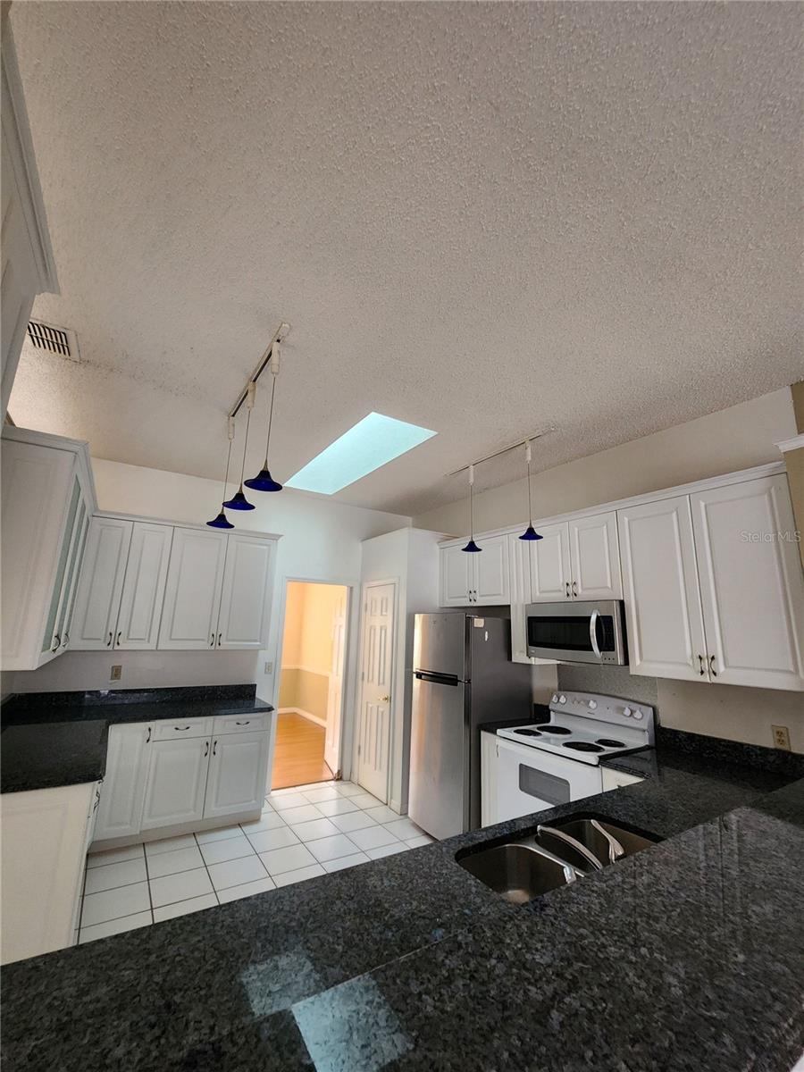 Image 4 of 25 For 725 Adriane Park Circle